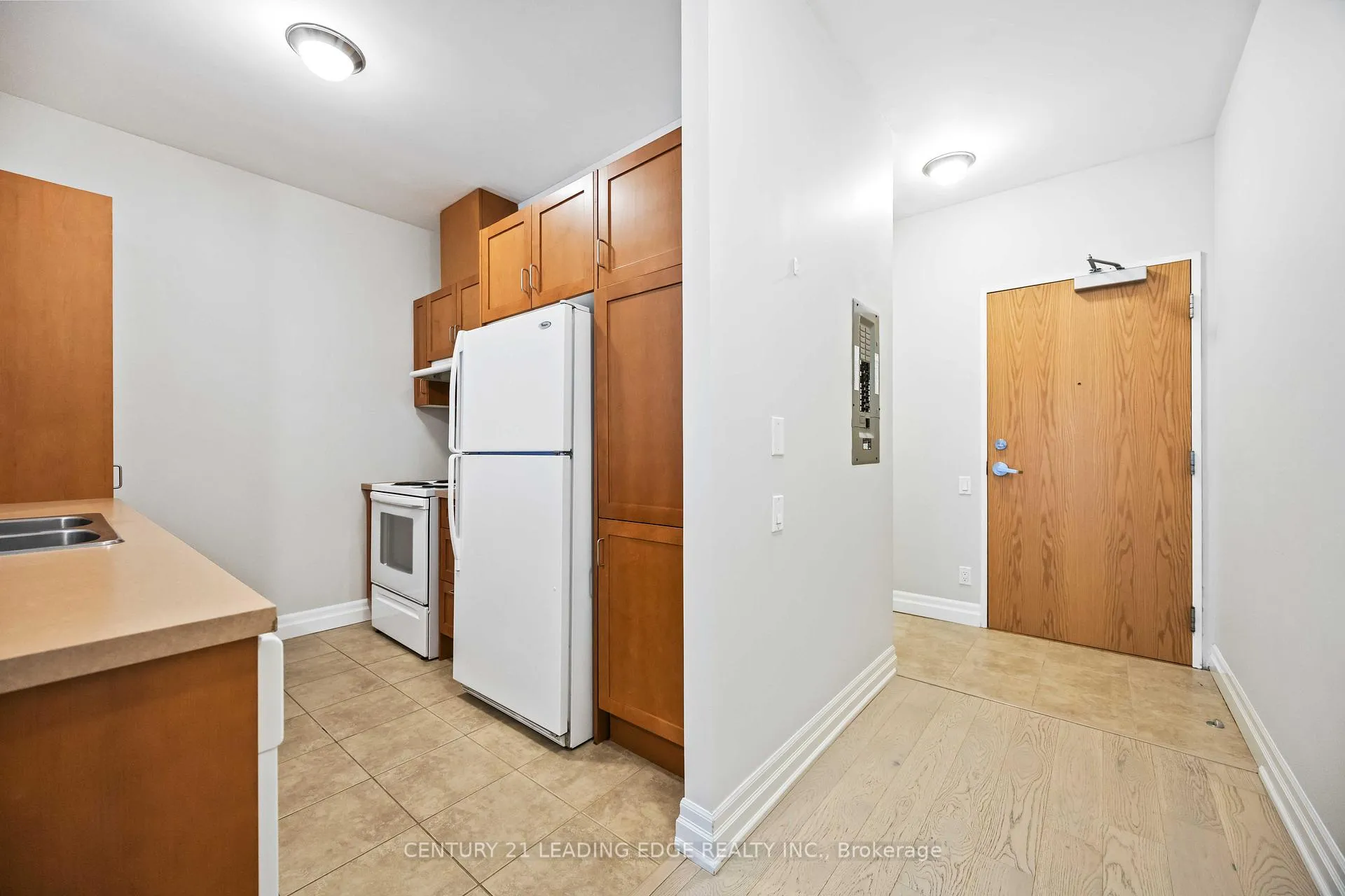 Photo 16 of Unit 302, 44 Bond Street W, Oshawa, O'Neill — HOMEH