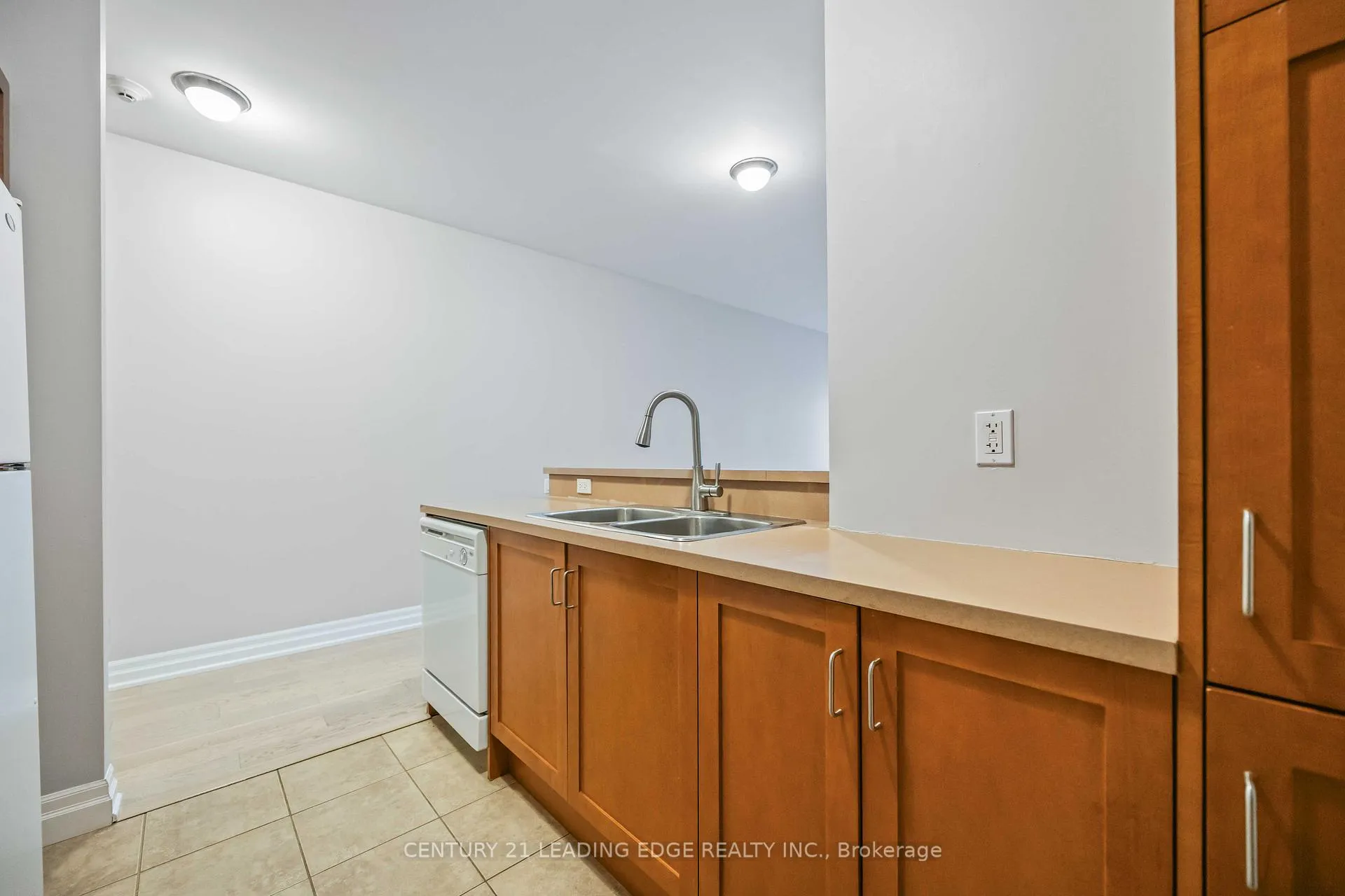 Photo 18 of Unit 302, 44 Bond Street W, Oshawa, O'Neill — HOMEH