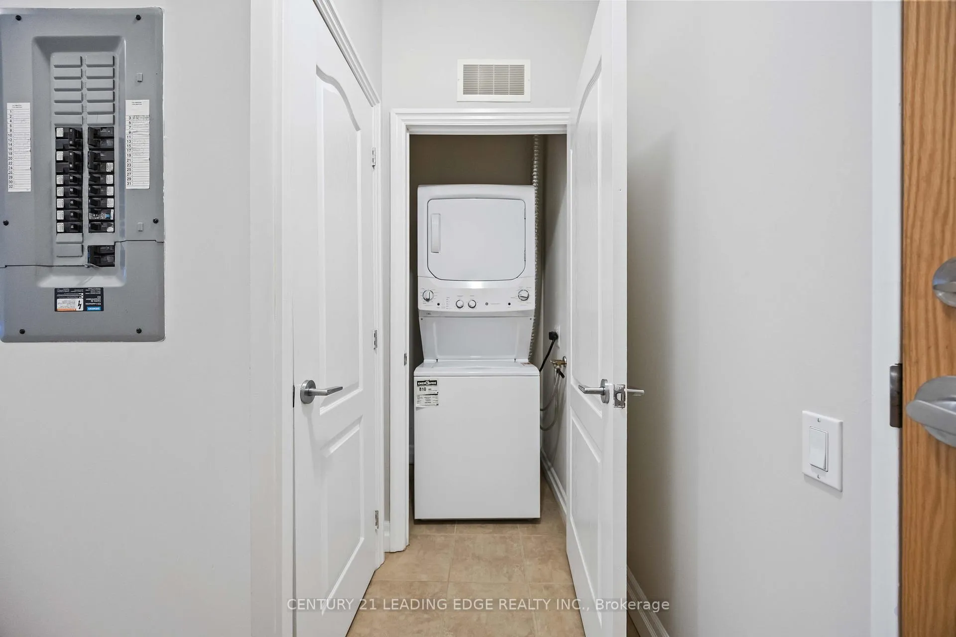 Photo 19 of Unit 302, 44 Bond Street W, Oshawa, O'Neill — HOMEH