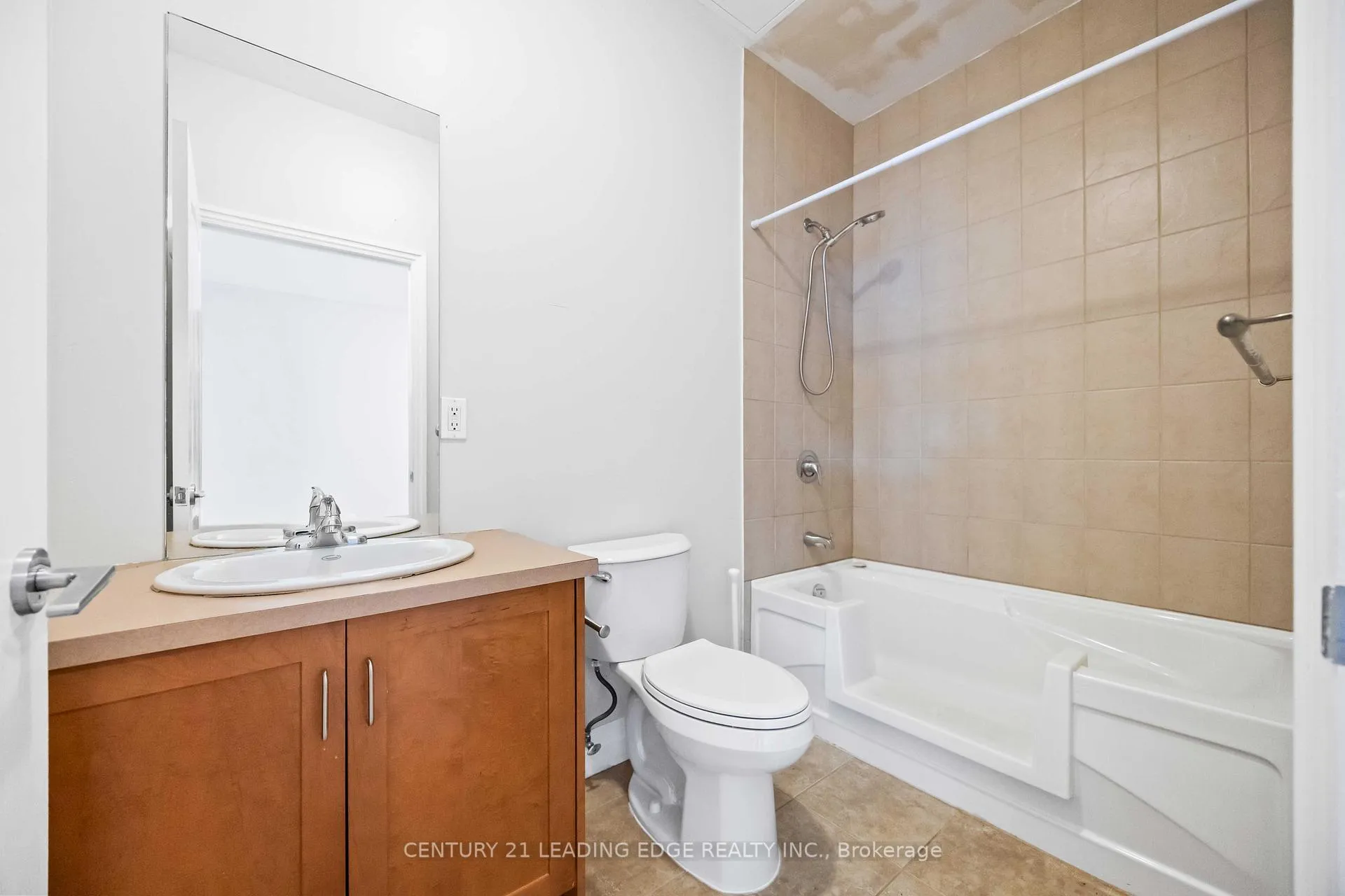 Photo 26 of Unit 302, 44 Bond Street W, Oshawa, O'Neill — HOMEH