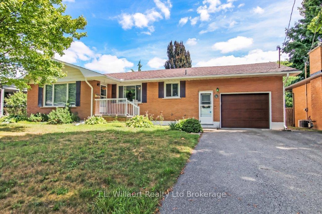 Photo 2 of 114 Queen Street, Tillsonburg — HOMEH
