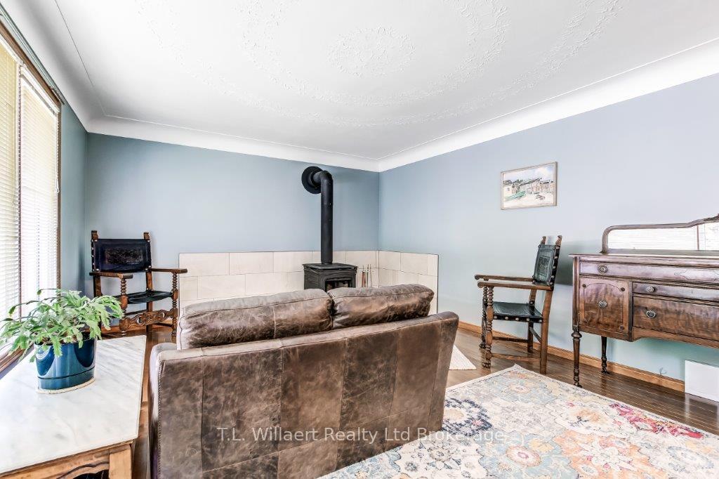 Photo 6 of 114 Queen Street, Tillsonburg — HOMEH