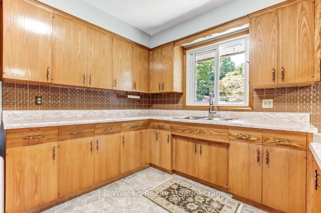 Photo 9 of 114 Queen Street, Tillsonburg — HOMEH