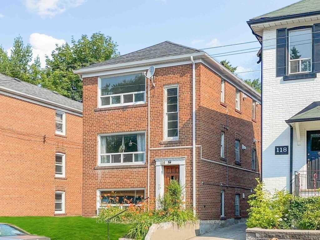 Front of Unit 1, 116 Eastwood Road