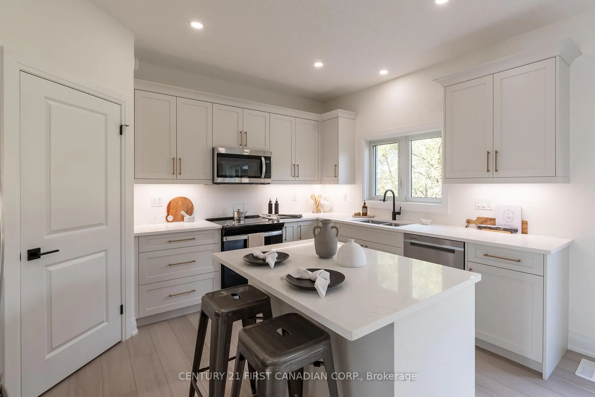 Photo 16 of 116 Sheldabren Street, North Middlesex, Ailsa Craig — HOMEH