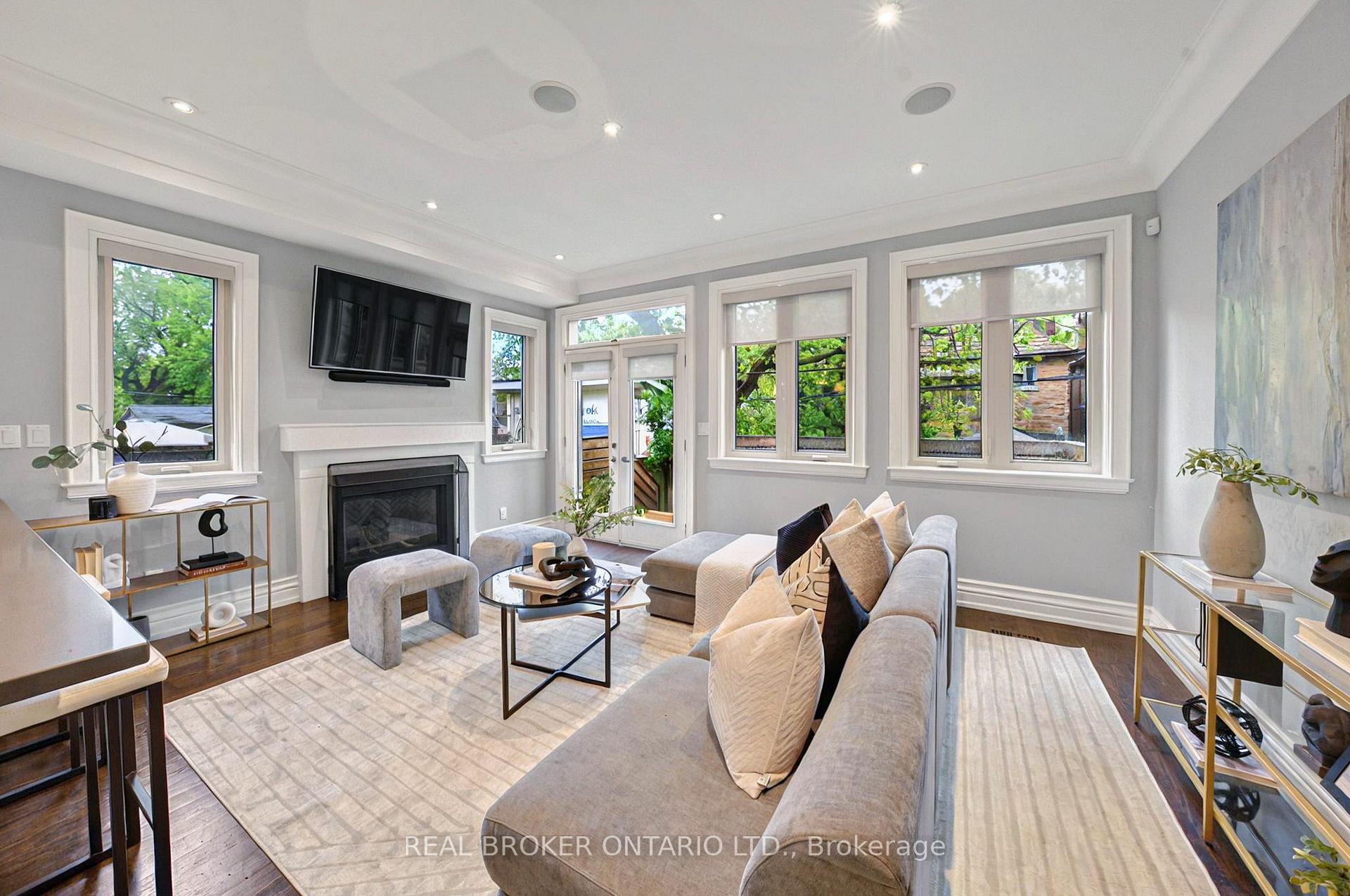 Photo 10 of 194 Lee Avenue, Toronto, The Beaches — HOMEH