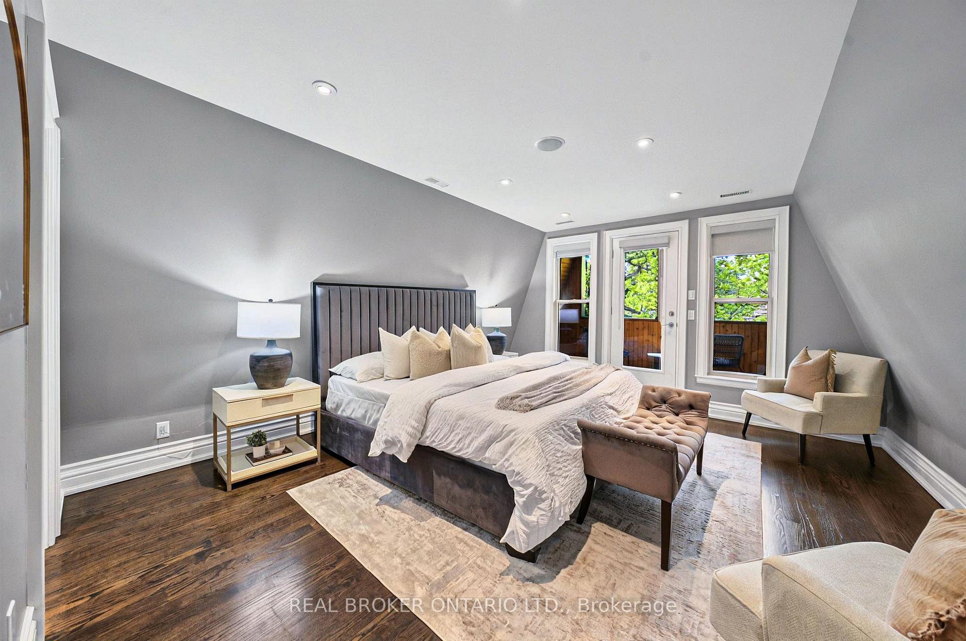 Photo 23 of 194 Lee Avenue, Toronto, The Beaches — HOMEH
