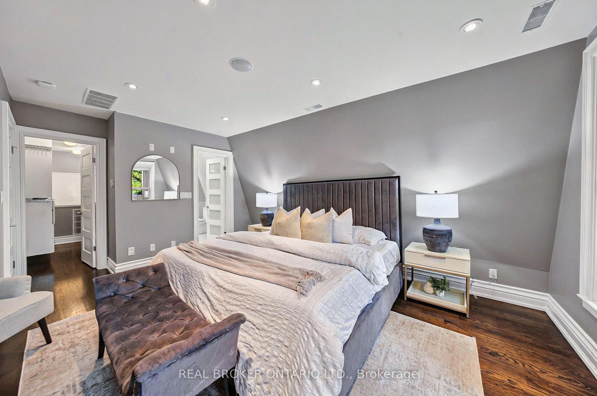 Photo 24 of 194 Lee Avenue, Toronto, The Beaches — HOMEH
