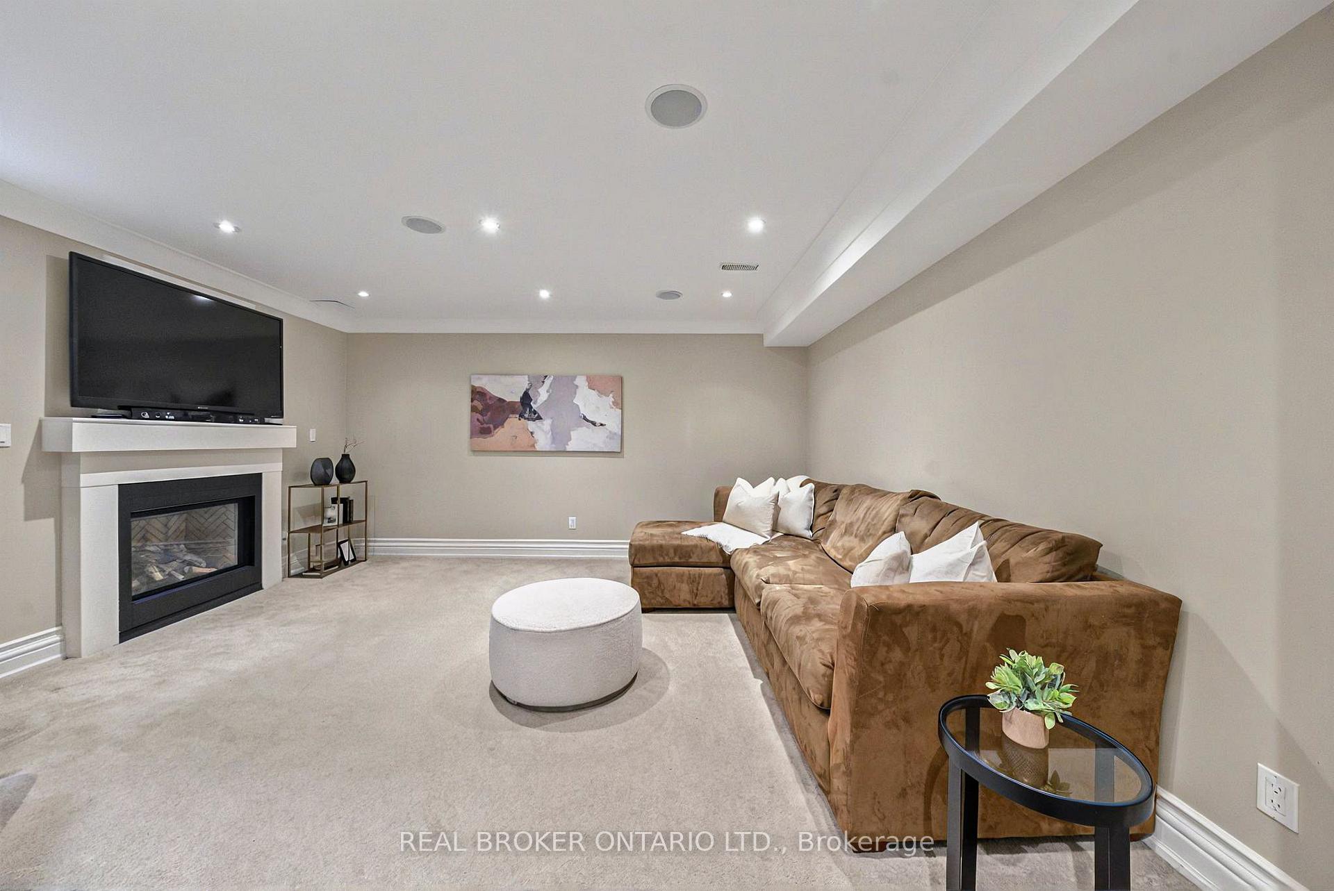 Photo 30 of 194 Lee Avenue, Toronto, The Beaches — HOMEH