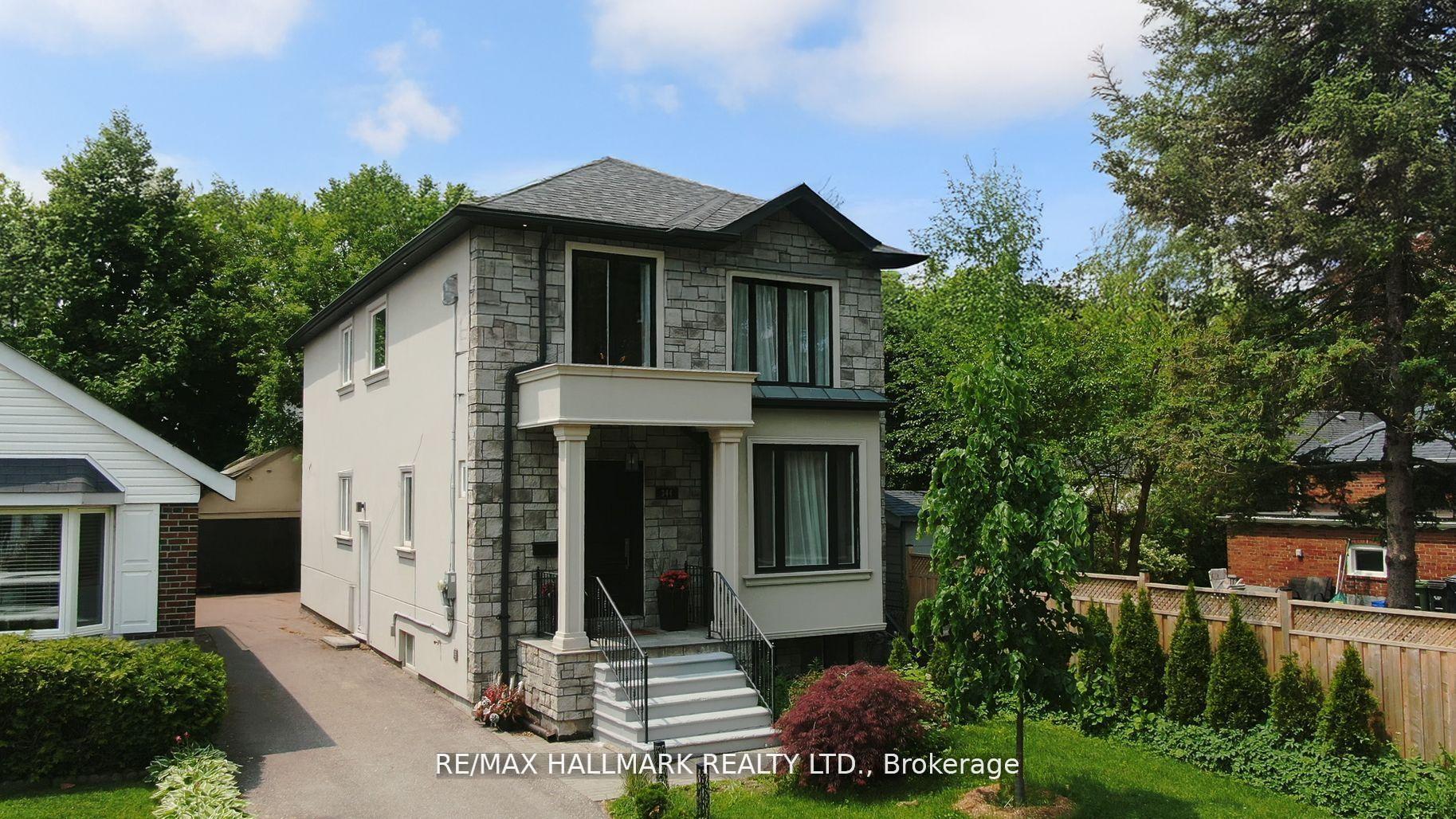 Front of 344 Glebemount Avenue