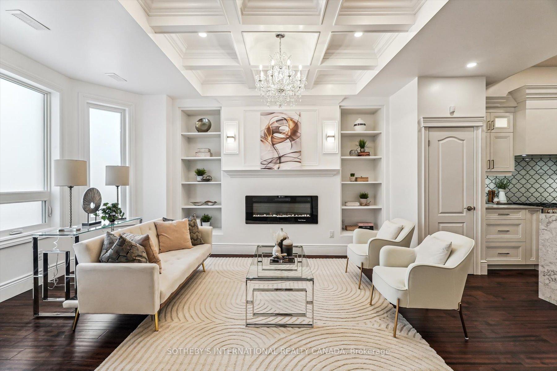 Front of 290 Bathurst Street