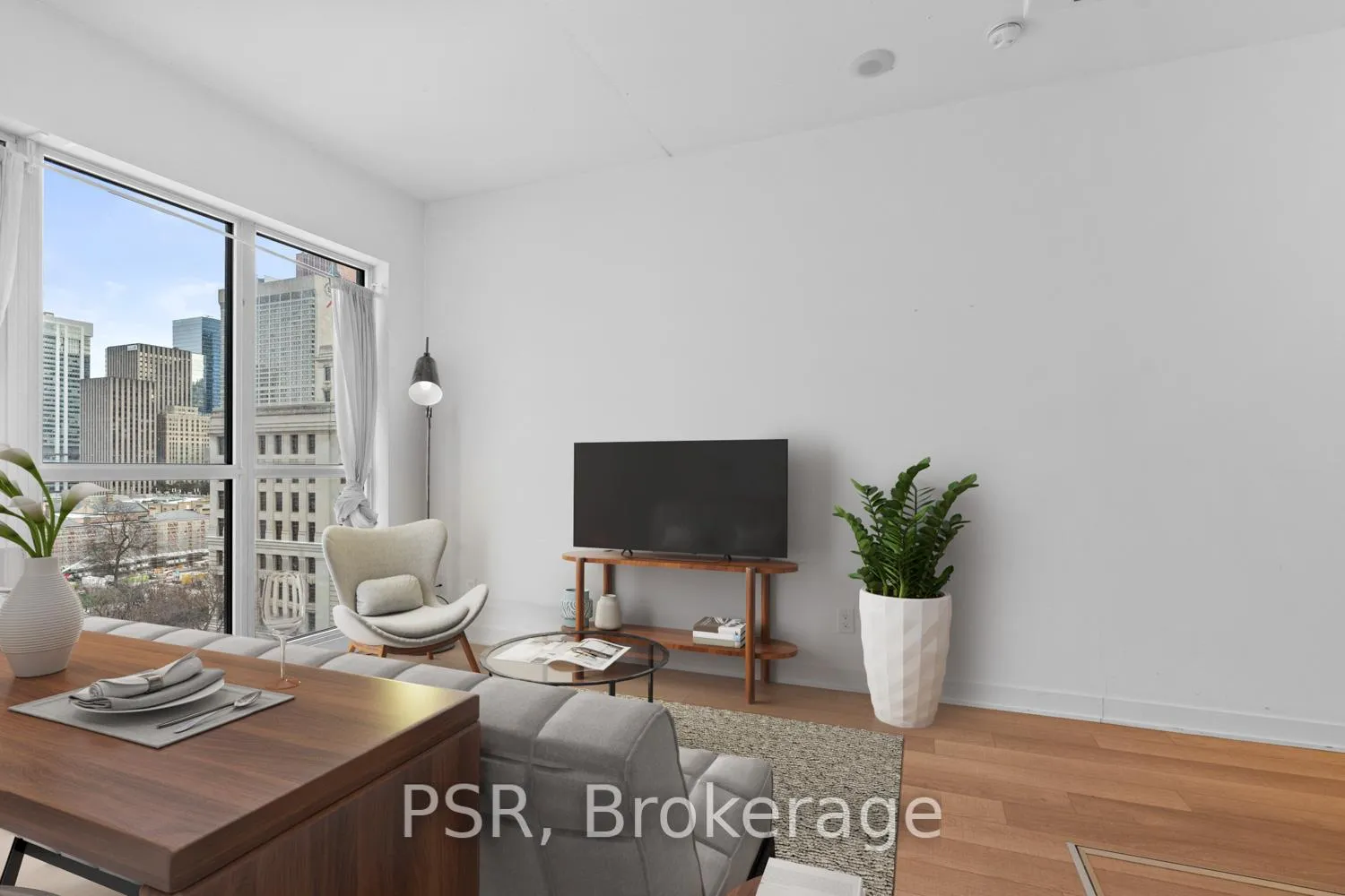 Photo 7 of Unit 1002, 210 Simcoe Street, Toronto, Kensington-Chinatown — HOMEH