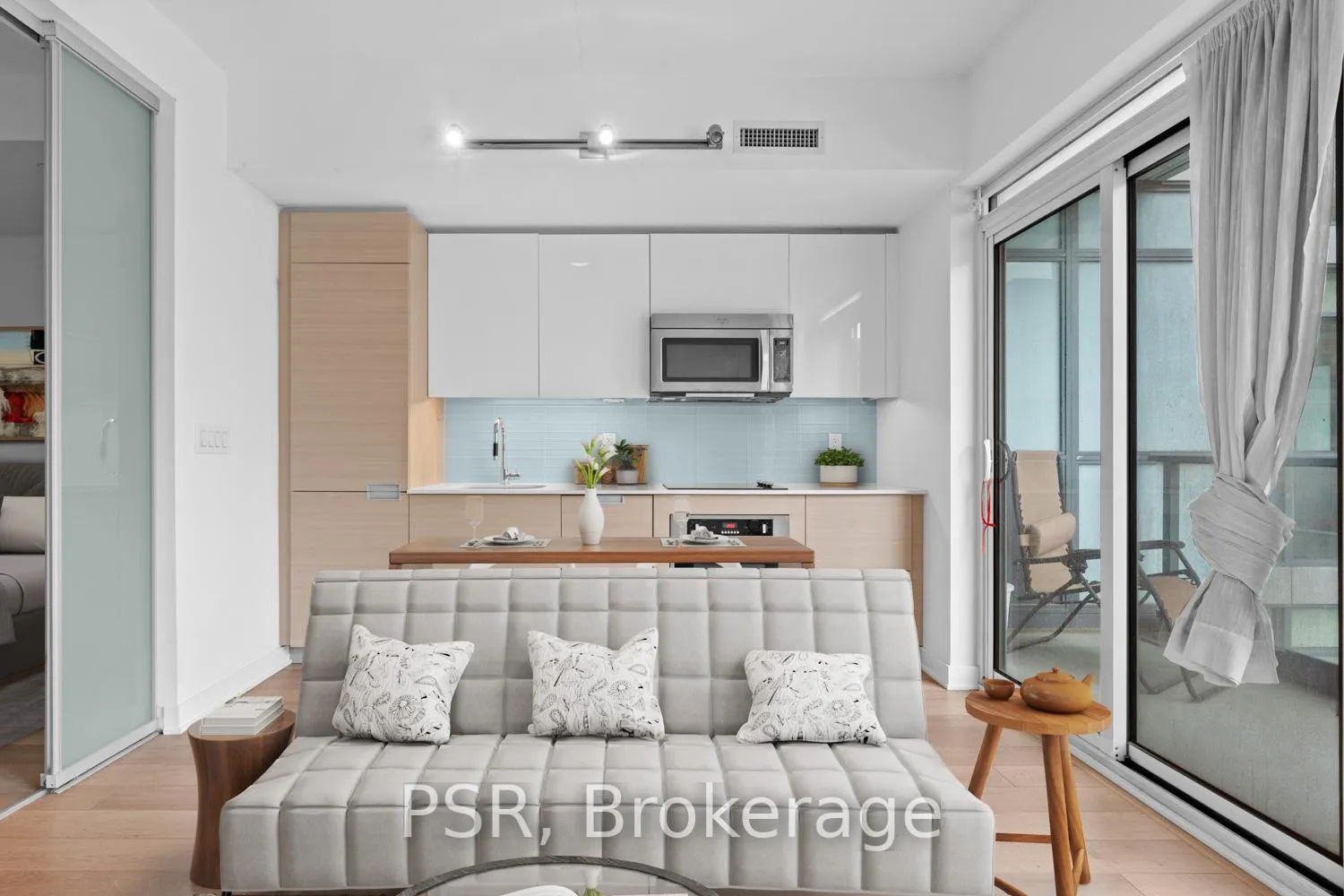 Photo 9 of Unit 1002, 210 Simcoe Street, Toronto, Kensington-Chinatown — HOMEH