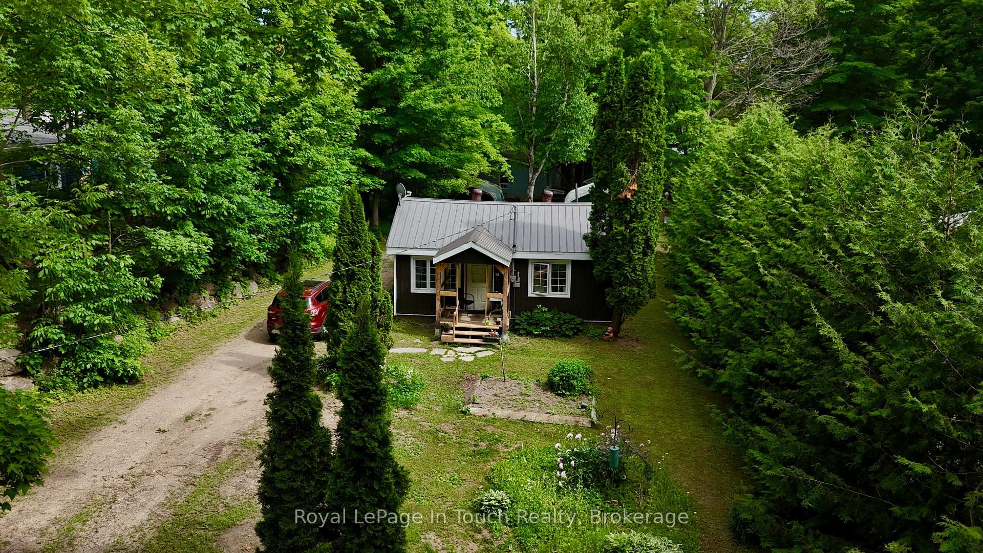 Photo 3 of 19 Needle Road, Tiny, Rural Tiny — HOMEH