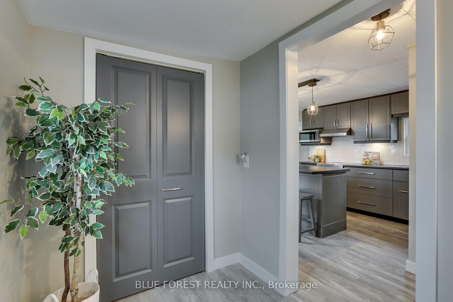 Photo 3 of Unit 17, 3100 Dorchester Road, Thames Centre, Rural Thames Centre — HOMEH