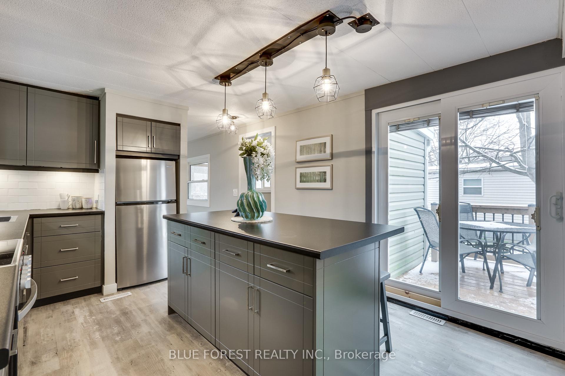 Photo 6 of Unit 17, 3100 Dorchester Road, Thames Centre, Rural Thames Centre — HOMEH