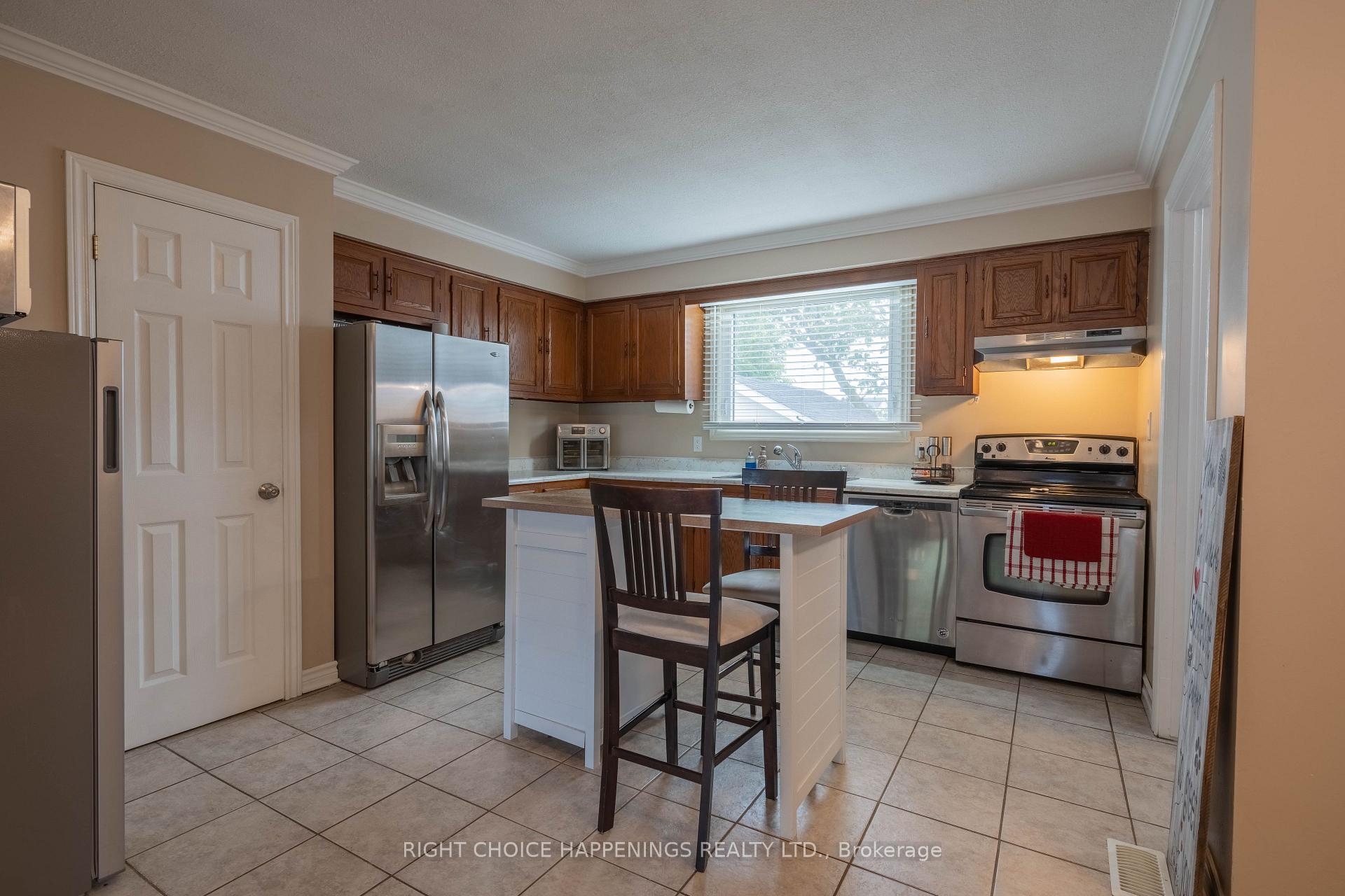 Photo 3 of 226 Queen Street S, Thorold, Thorold Downtown — HOMEH