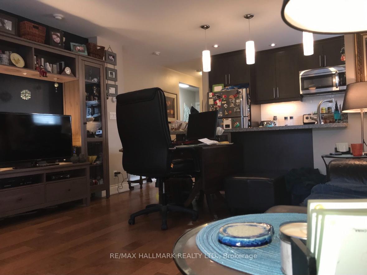Photo 2 of Unit 1, 547 Kingston Road, Toronto, The Beaches — HOMEH