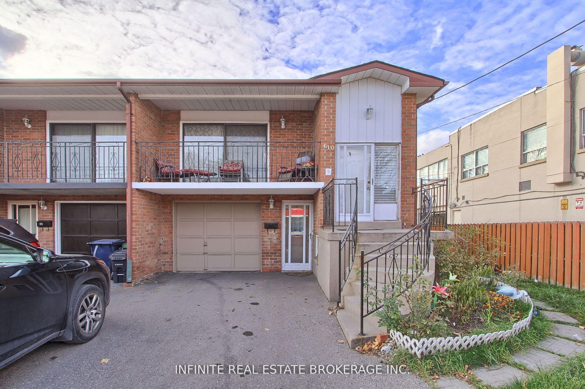 Front of 610 Vaughan Road
