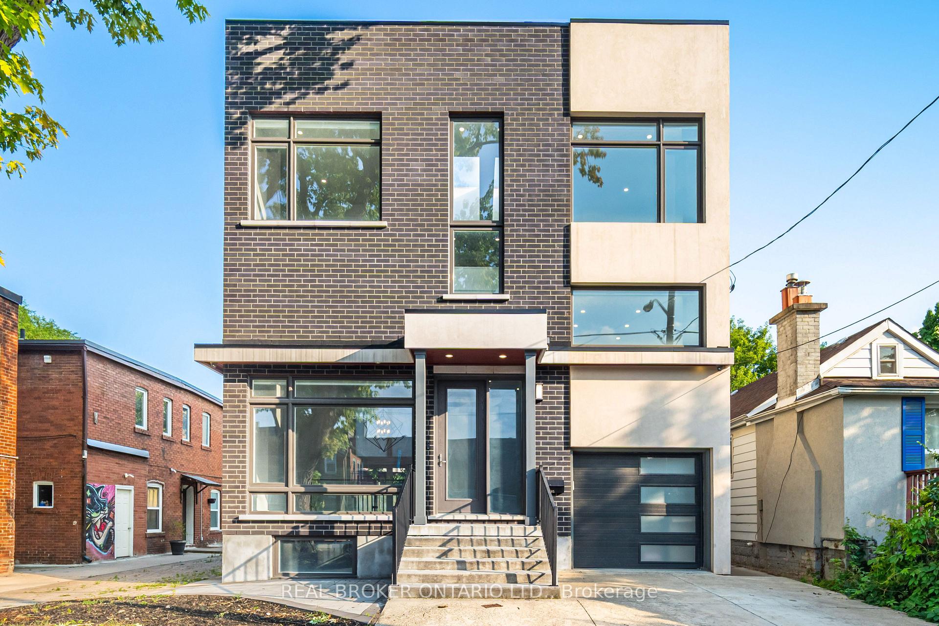 Photo 2 of 105 Frater Avenue, Toronto, Woodbine-Lumsden — HOMEH