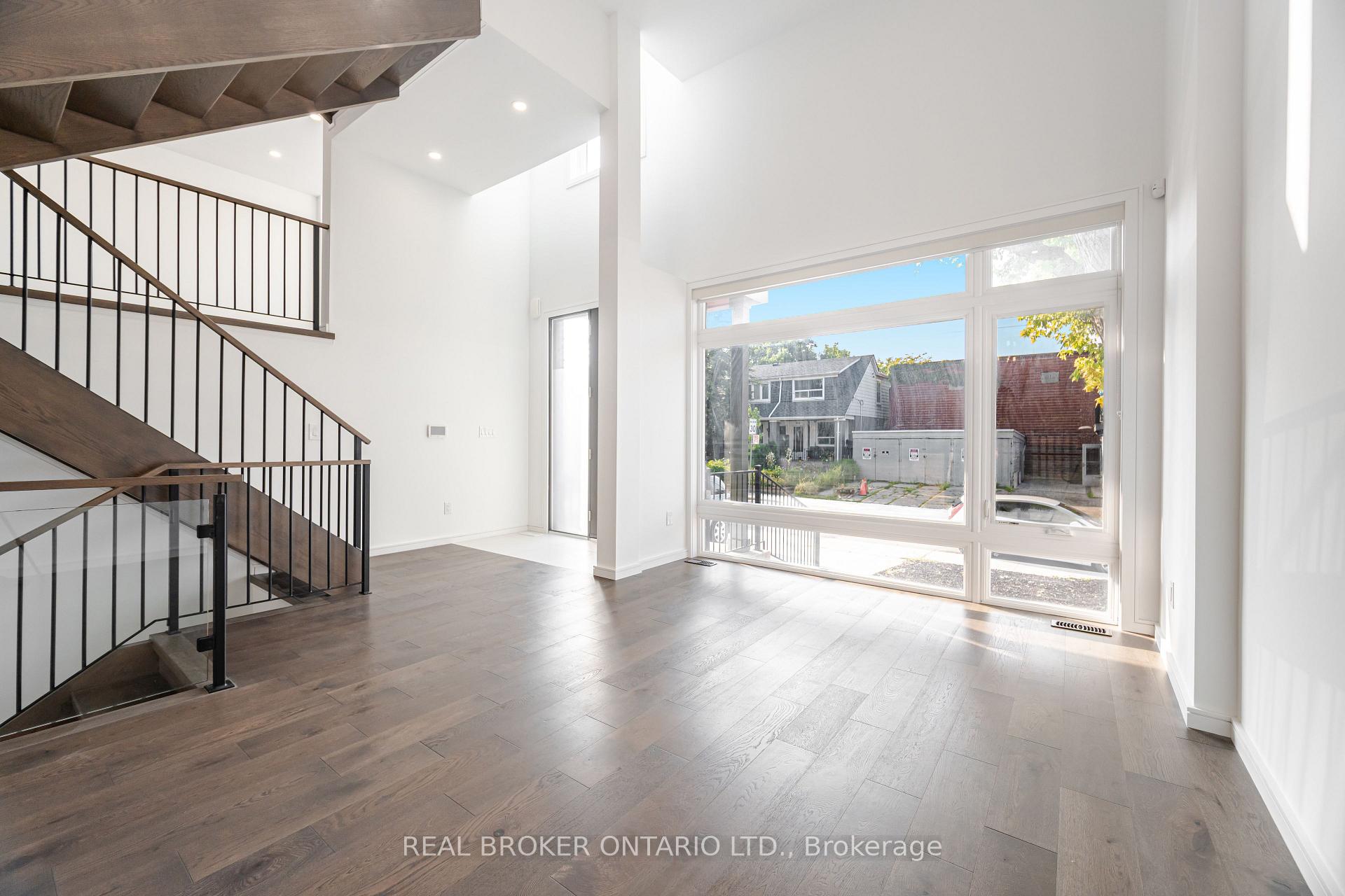 Photo 3 of 105 Frater Avenue, Toronto, Woodbine-Lumsden — HOMEH
