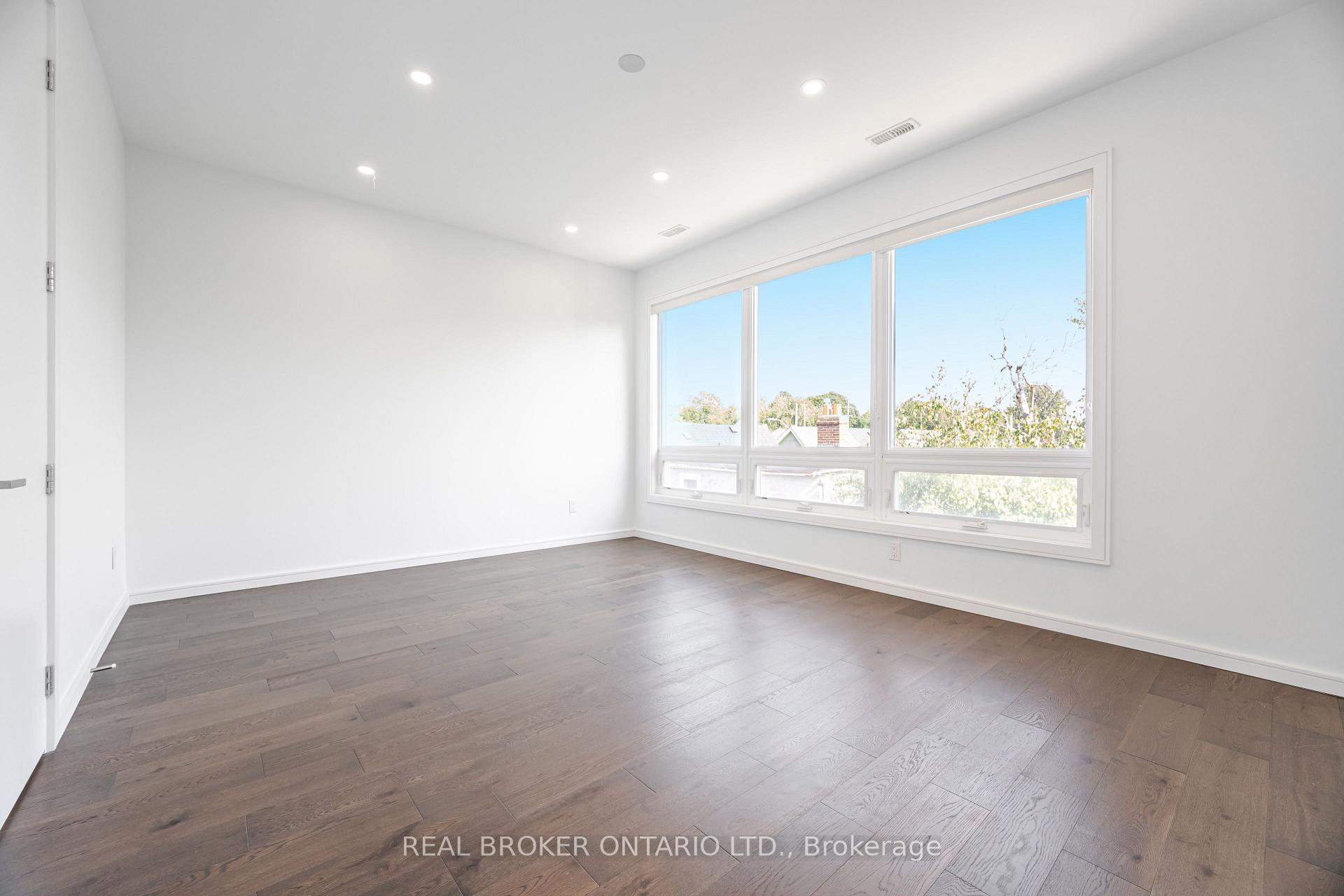 Photo 16 of 105 Frater Avenue, Toronto, Woodbine-Lumsden — HOMEH
