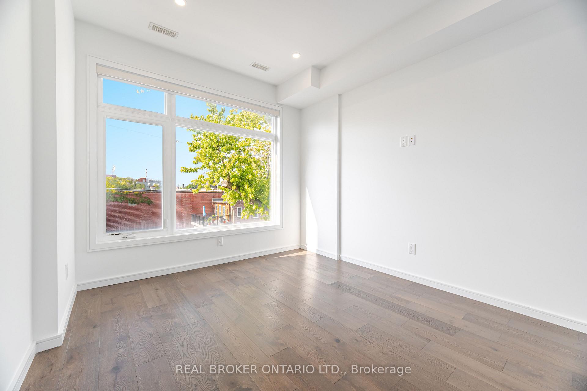 Photo 22 of 105 Frater Avenue, Toronto, Woodbine-Lumsden — HOMEH