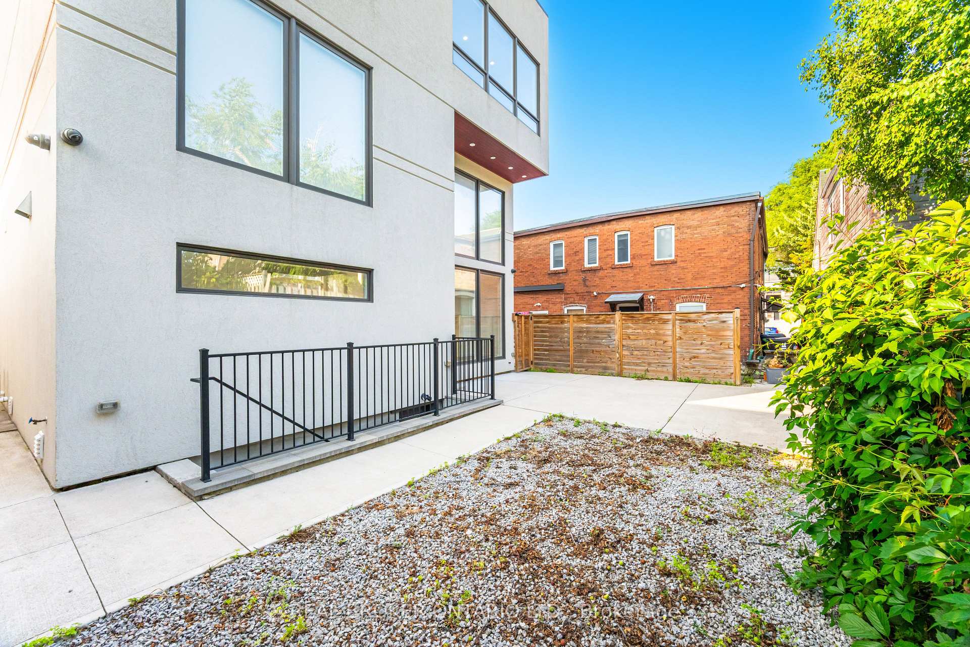 Photo 32 of 105 Frater Avenue, Toronto, Woodbine-Lumsden — HOMEH