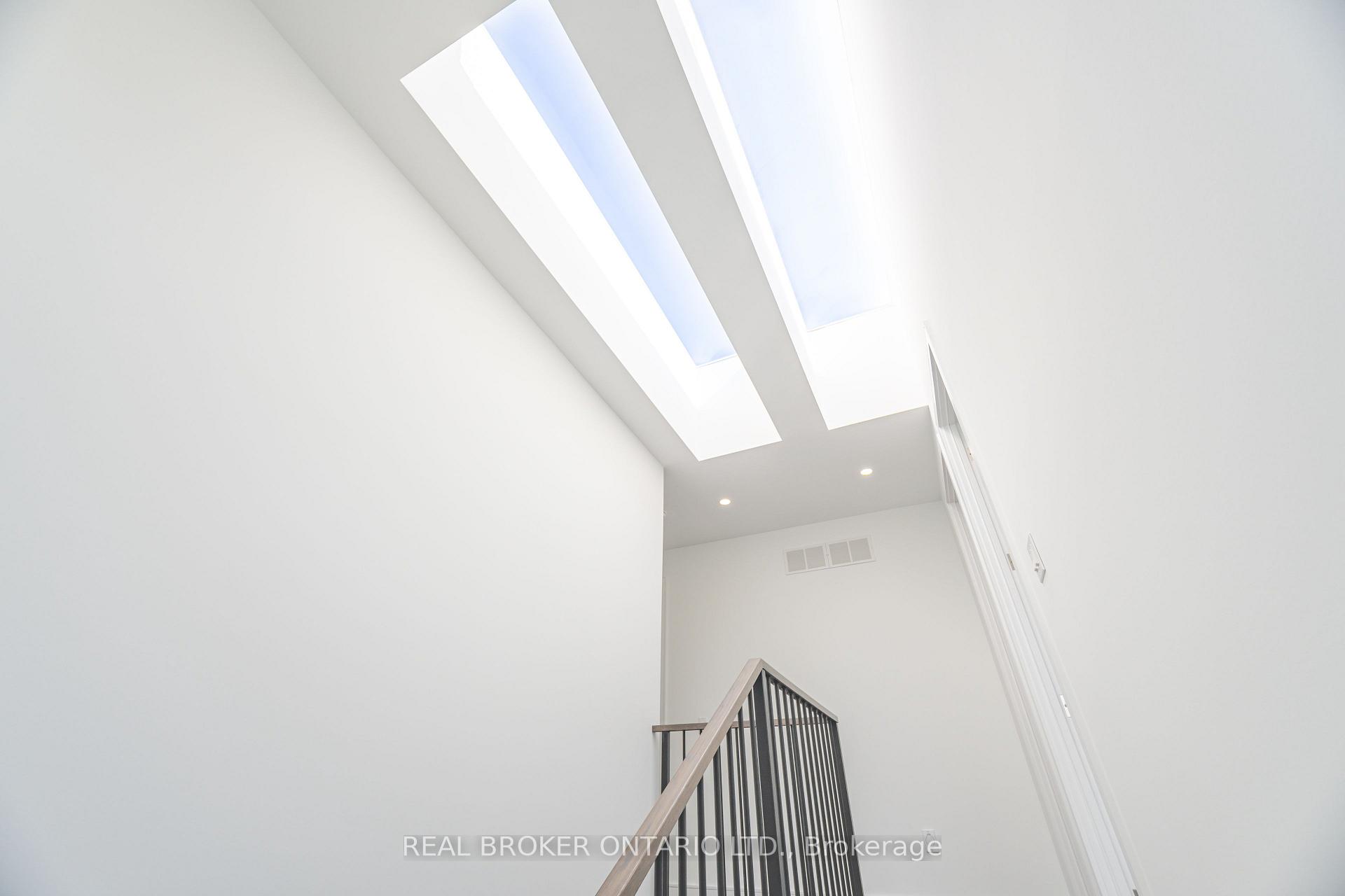 Photo 33 of 105 Frater Avenue, Toronto, Woodbine-Lumsden — HOMEH