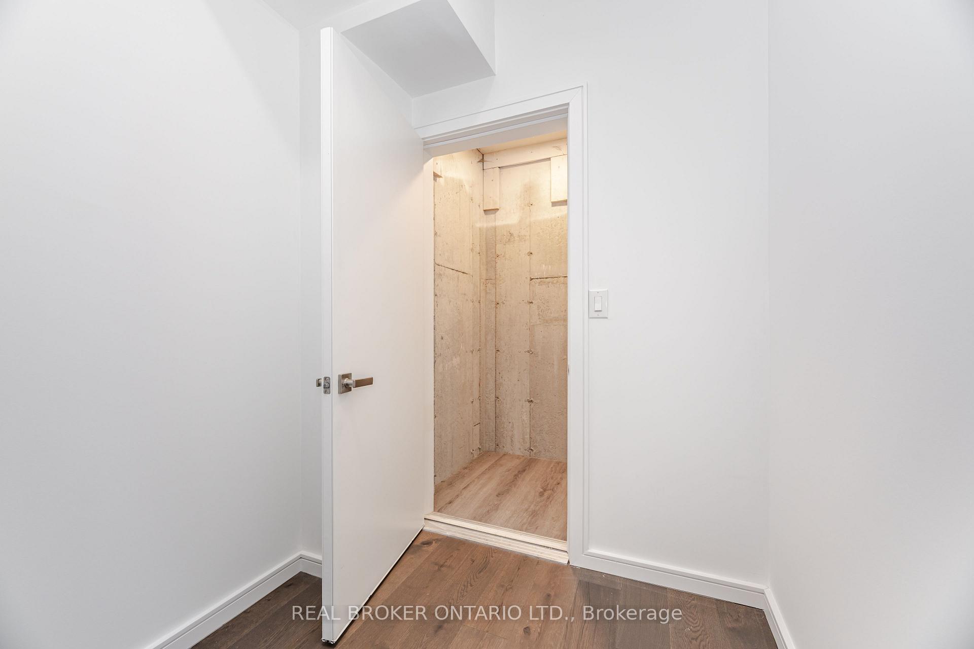 Photo 34 of 105 Frater Avenue, Toronto, Woodbine-Lumsden — HOMEH