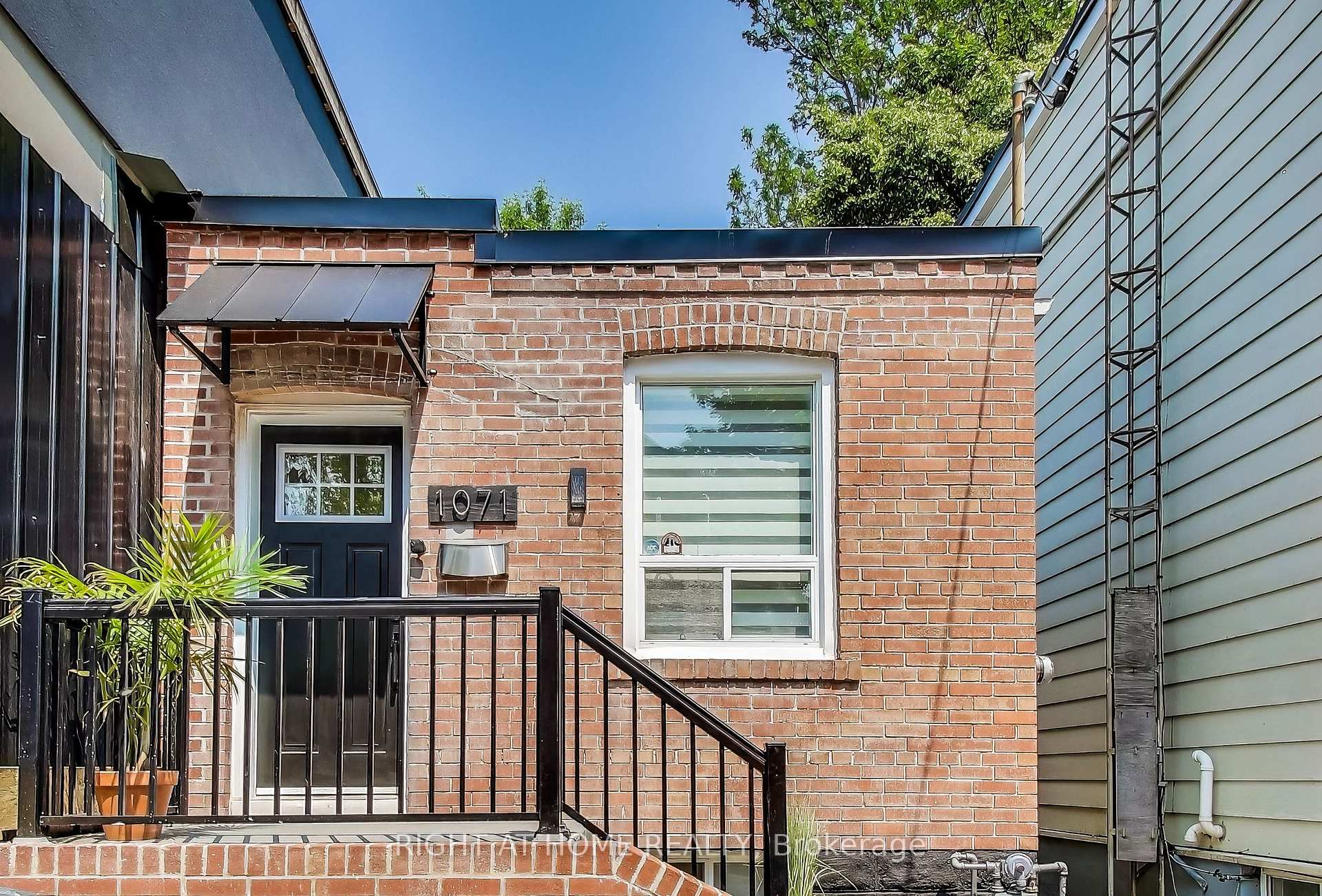 Front of 1071 Craven Road