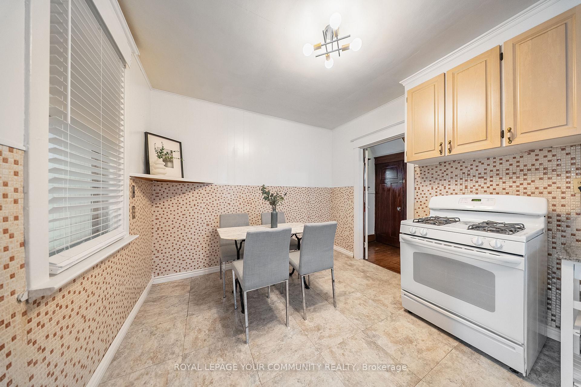 Photo 13 of 246 Westlake Avenue, Toronto, Woodbine-Lumsden — HOMEH