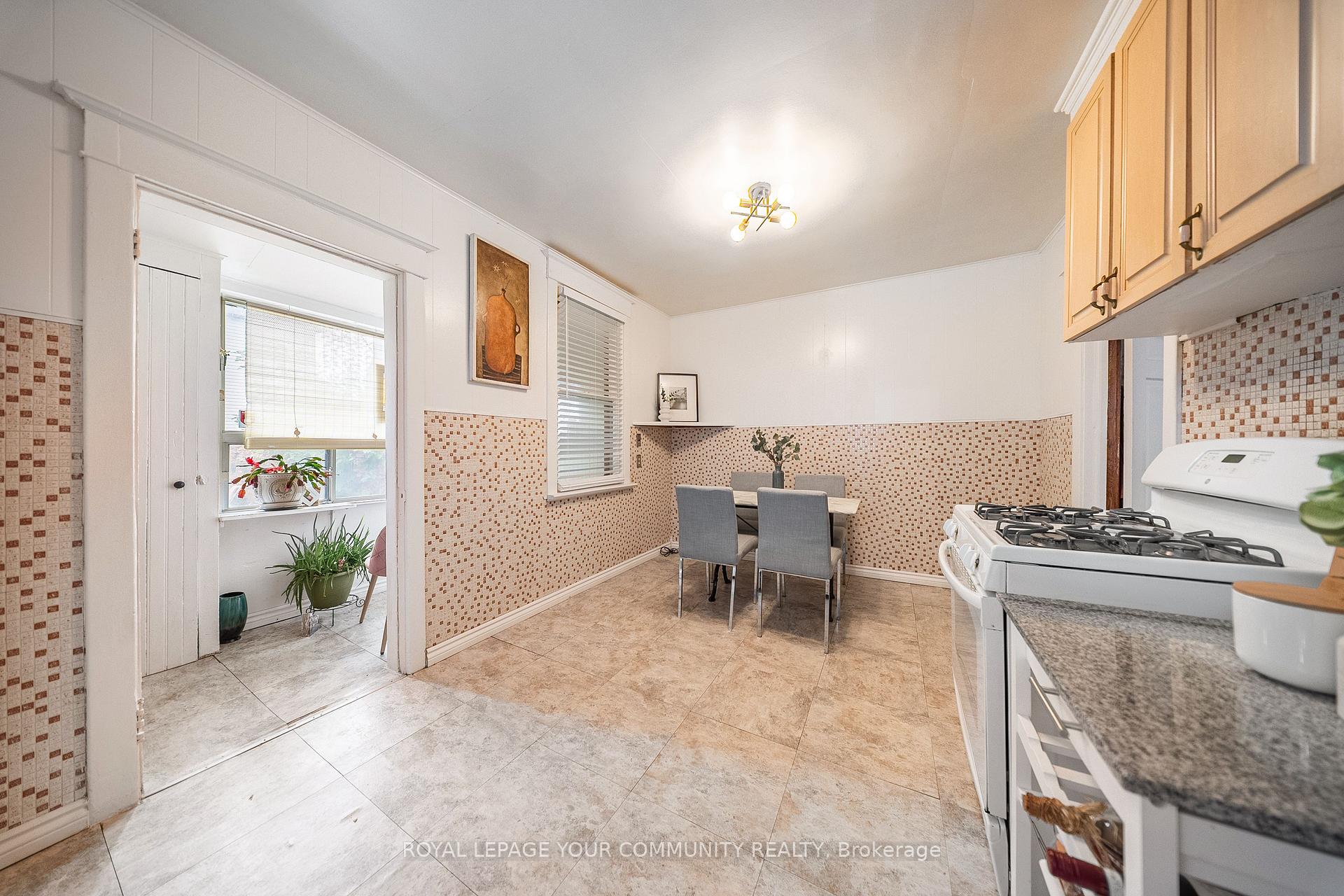 Photo 15 of 246 Westlake Avenue, Toronto, Woodbine-Lumsden — HOMEH