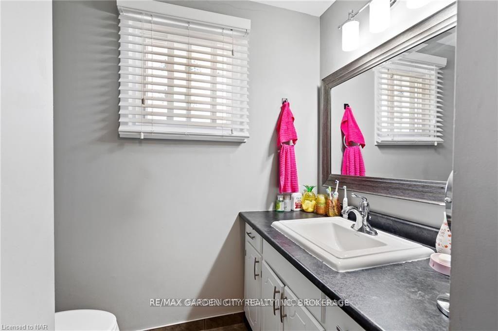 Photo 11 of 143 Keefer Road, Thorold, Confederation Heights — HOMEH