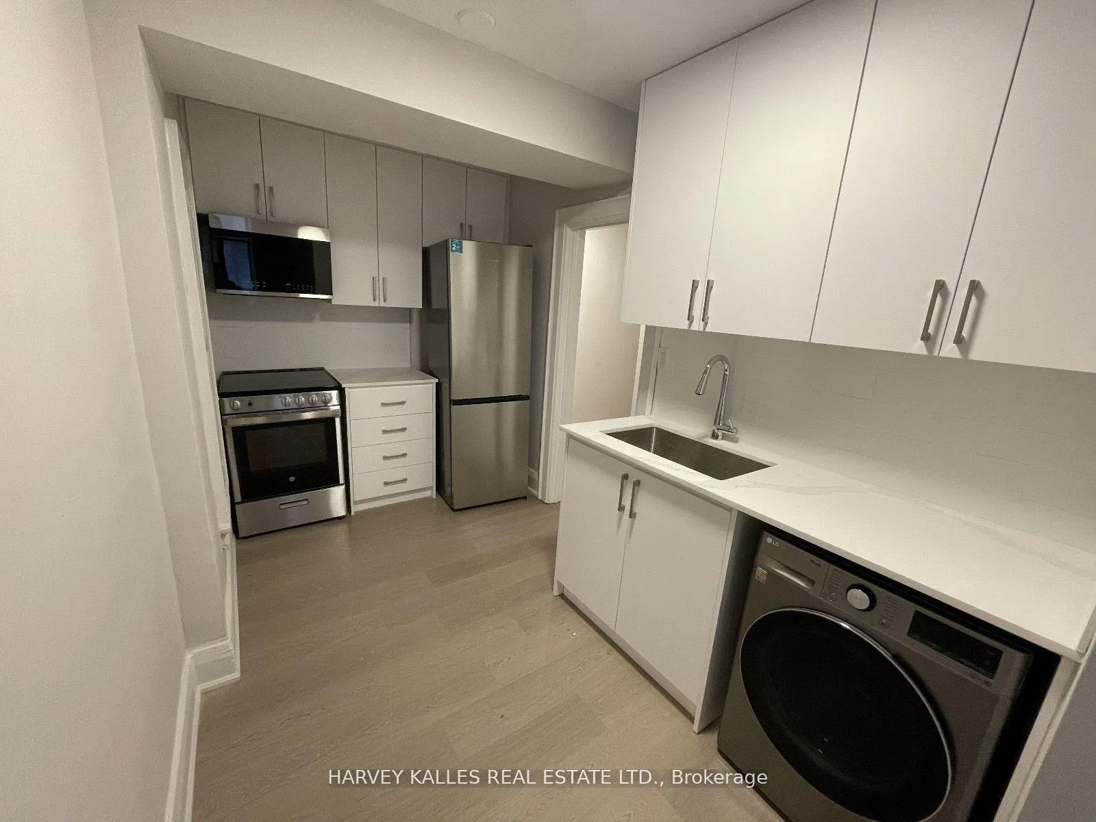 Photo 4 of Unit 34, 320 Lonsdale Road, Toronto, Forest Hill South — HOMEH