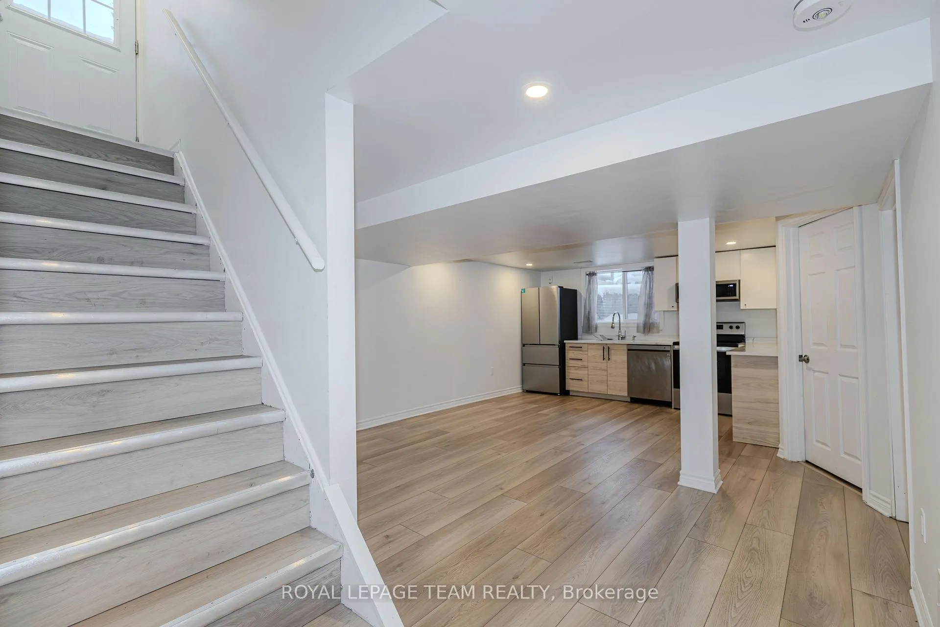Photo 2 of Unit B, 37 Ballantrae Way, Ottawa, Kanata - Glencairn/Hazeldean — HOMEH