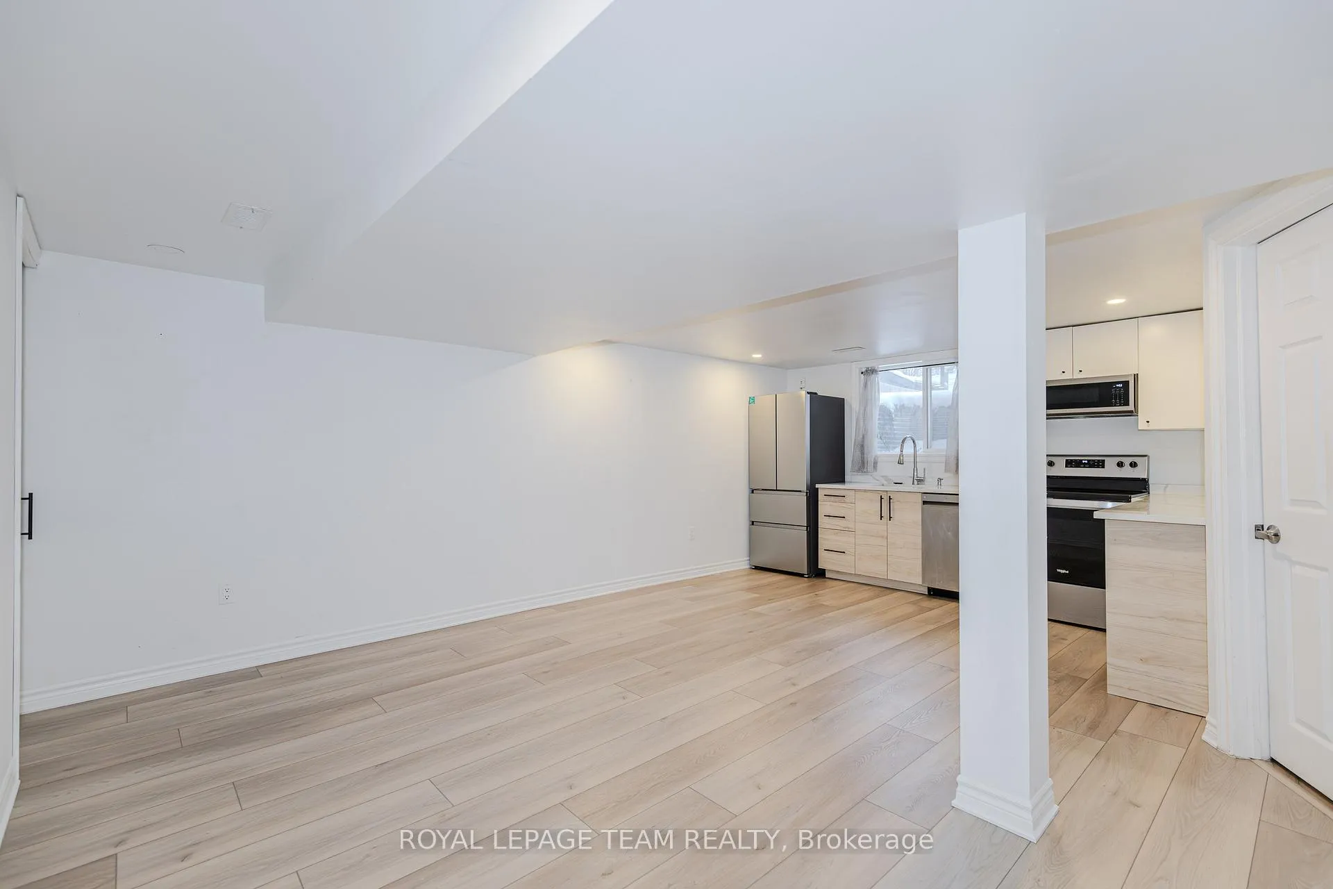 Photo 3 of Unit B, 37 Ballantrae Way, Ottawa, Kanata - Glencairn/Hazeldean — HOMEH