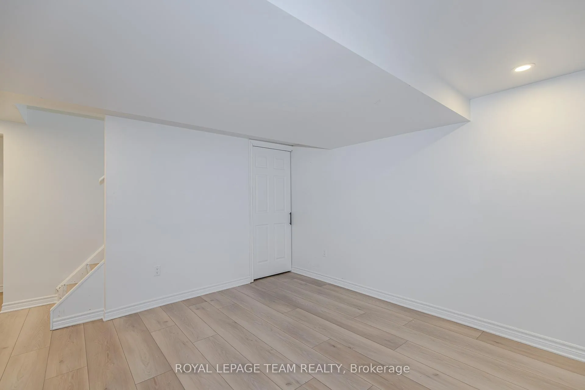 Photo 6 of Unit B, 37 Ballantrae Way, Ottawa, Kanata - Glencairn/Hazeldean — HOMEH
