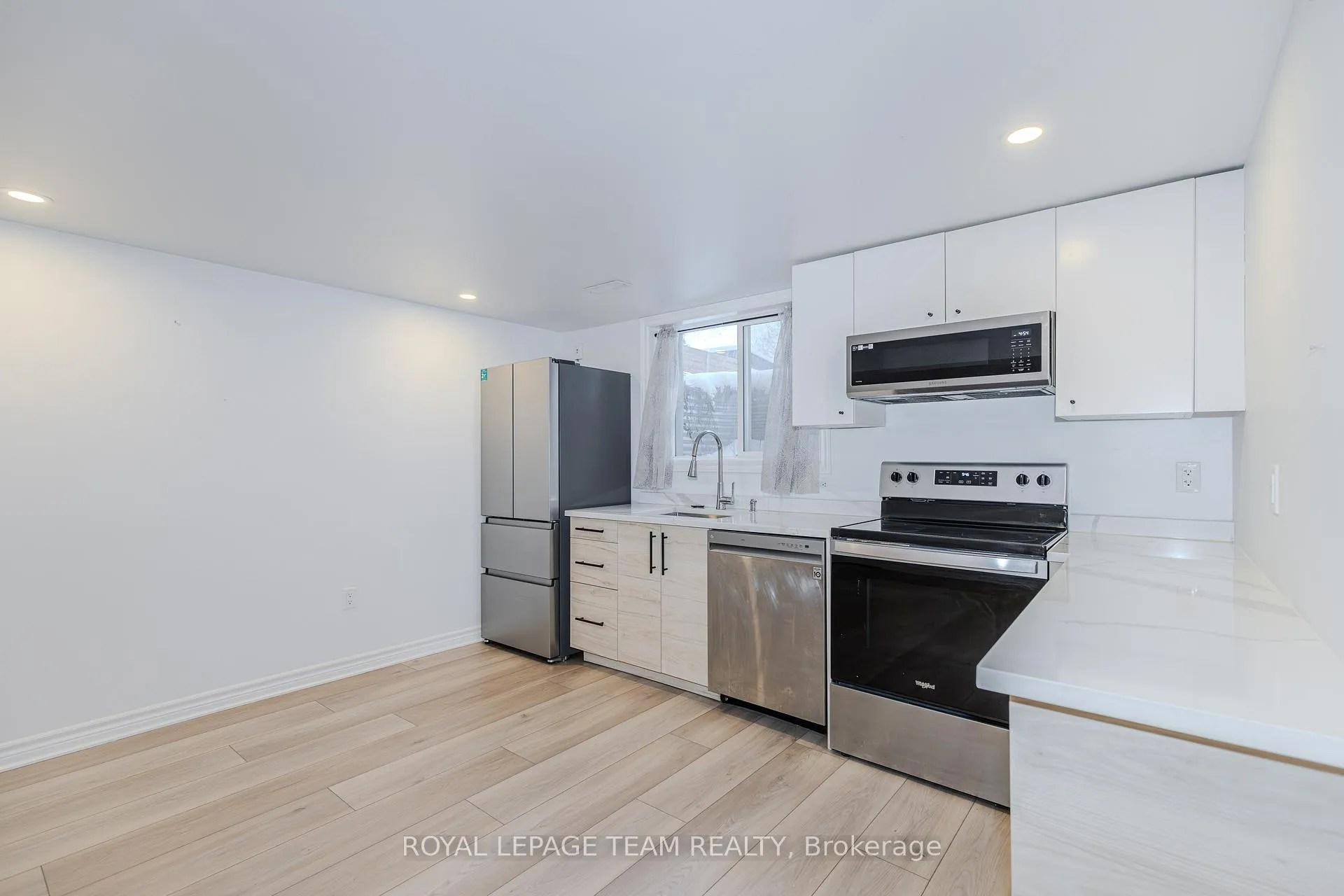 Photo 7 of Unit B, 37 Ballantrae Way, Ottawa, Kanata - Glencairn/Hazeldean — HOMEH