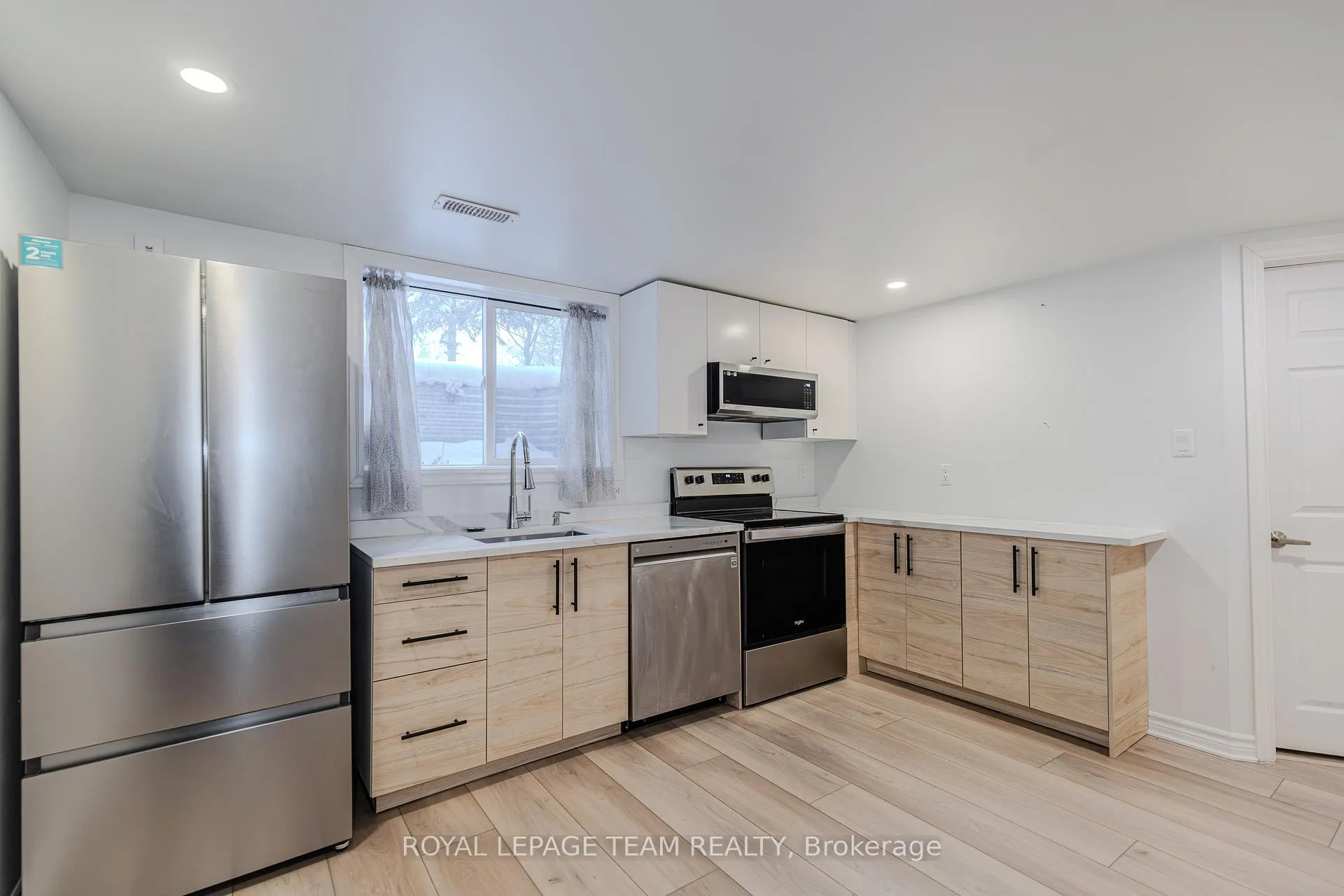 Photo 8 of Unit B, 37 Ballantrae Way, Ottawa, Kanata - Glencairn/Hazeldean — HOMEH
