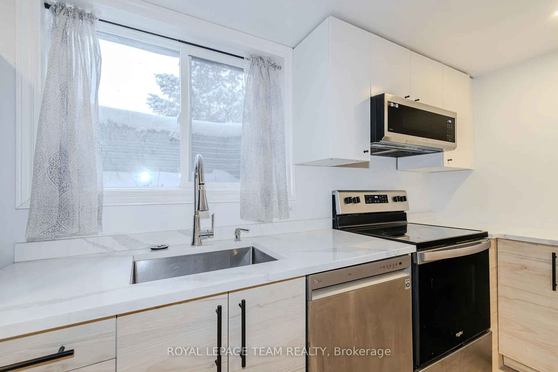Photo 9 of Unit B, 37 Ballantrae Way, Ottawa, Kanata - Glencairn/Hazeldean — HOMEH