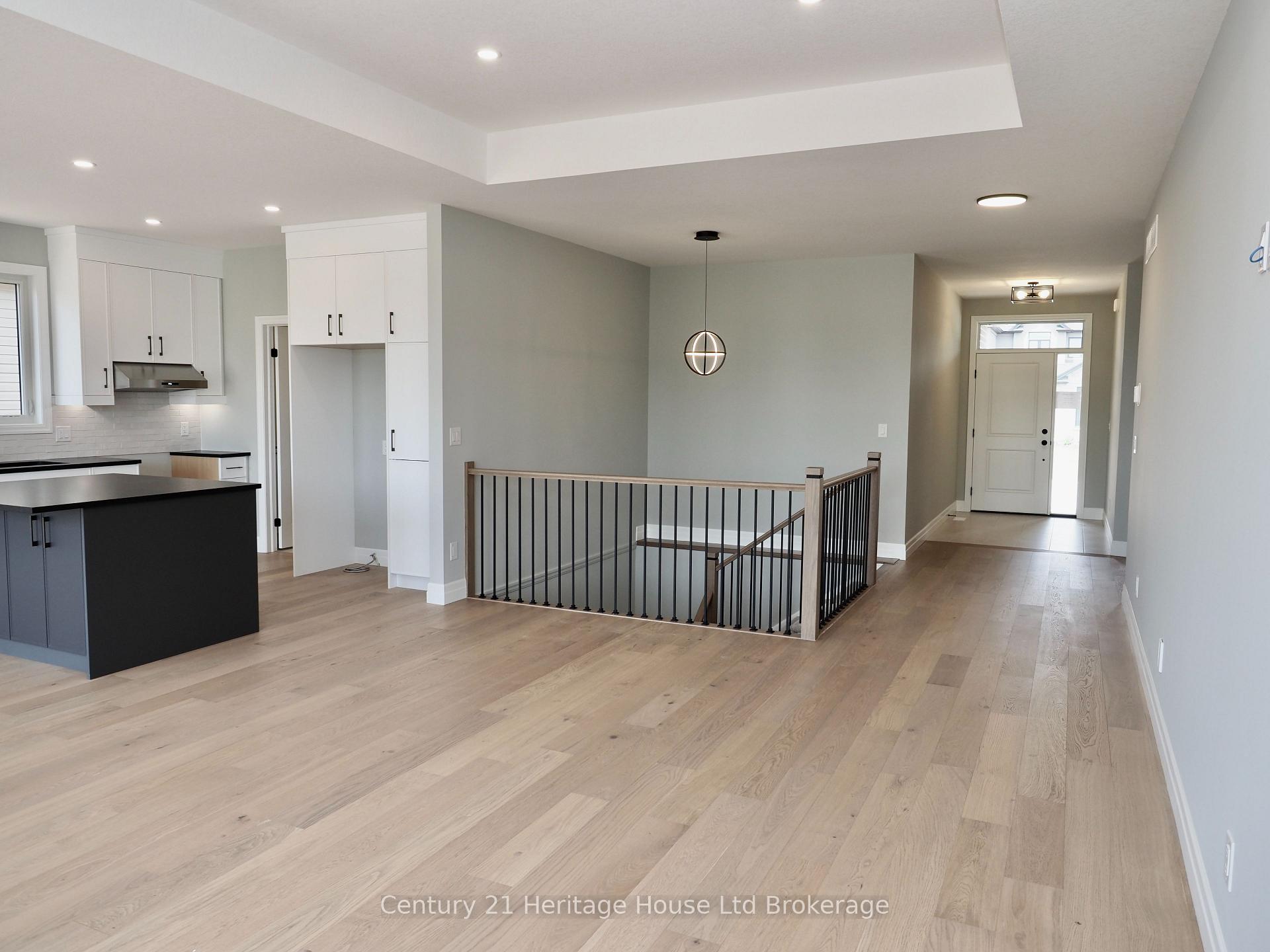 Photo 5 of 9 Sycamore Drive, Tillsonburg — HOMEH