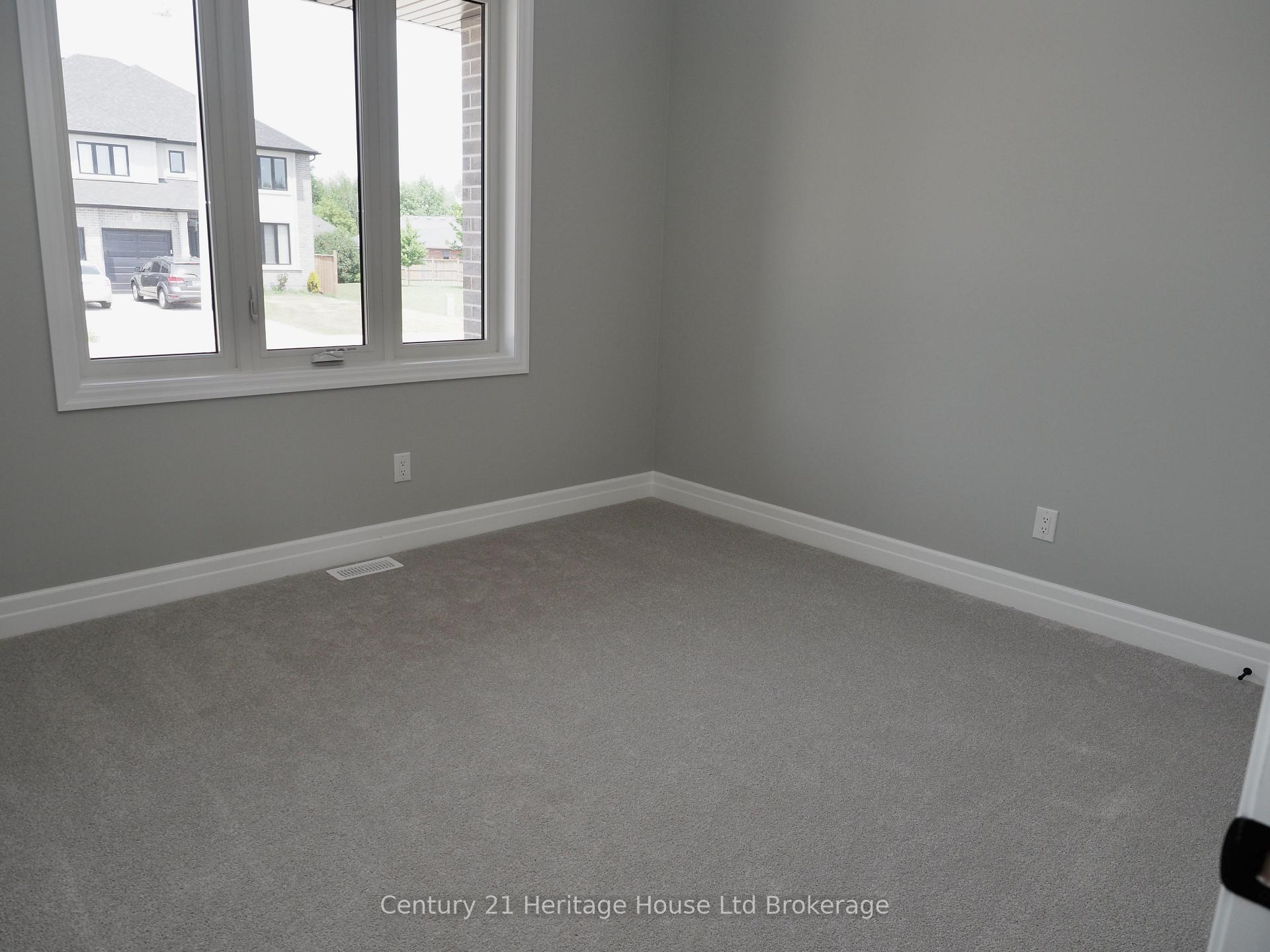 Photo 10 of 9 Sycamore Drive, Tillsonburg — HOMEH