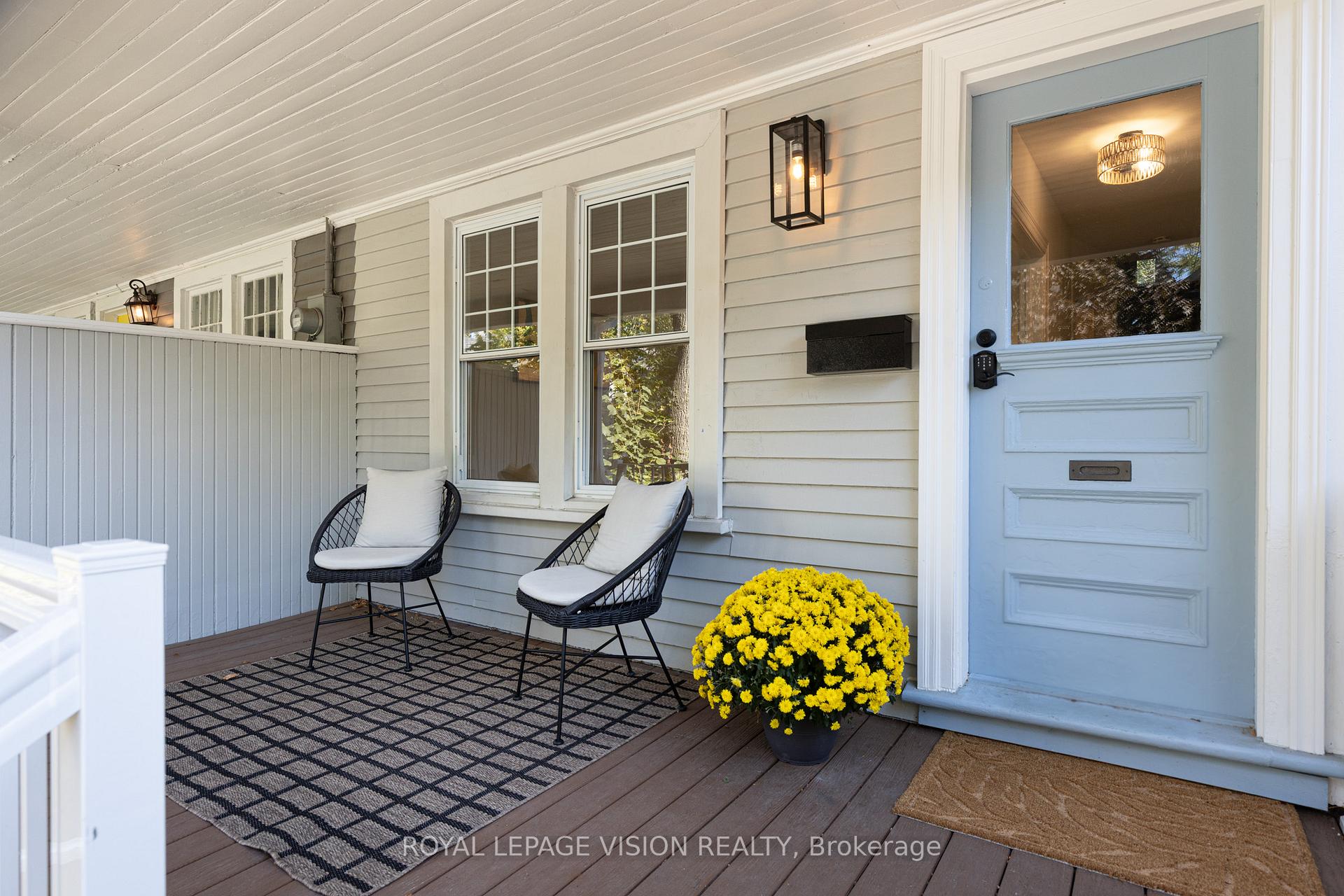 Photo 4 of 25 Bellefair Avenue, Toronto, The Beaches — HOMEH