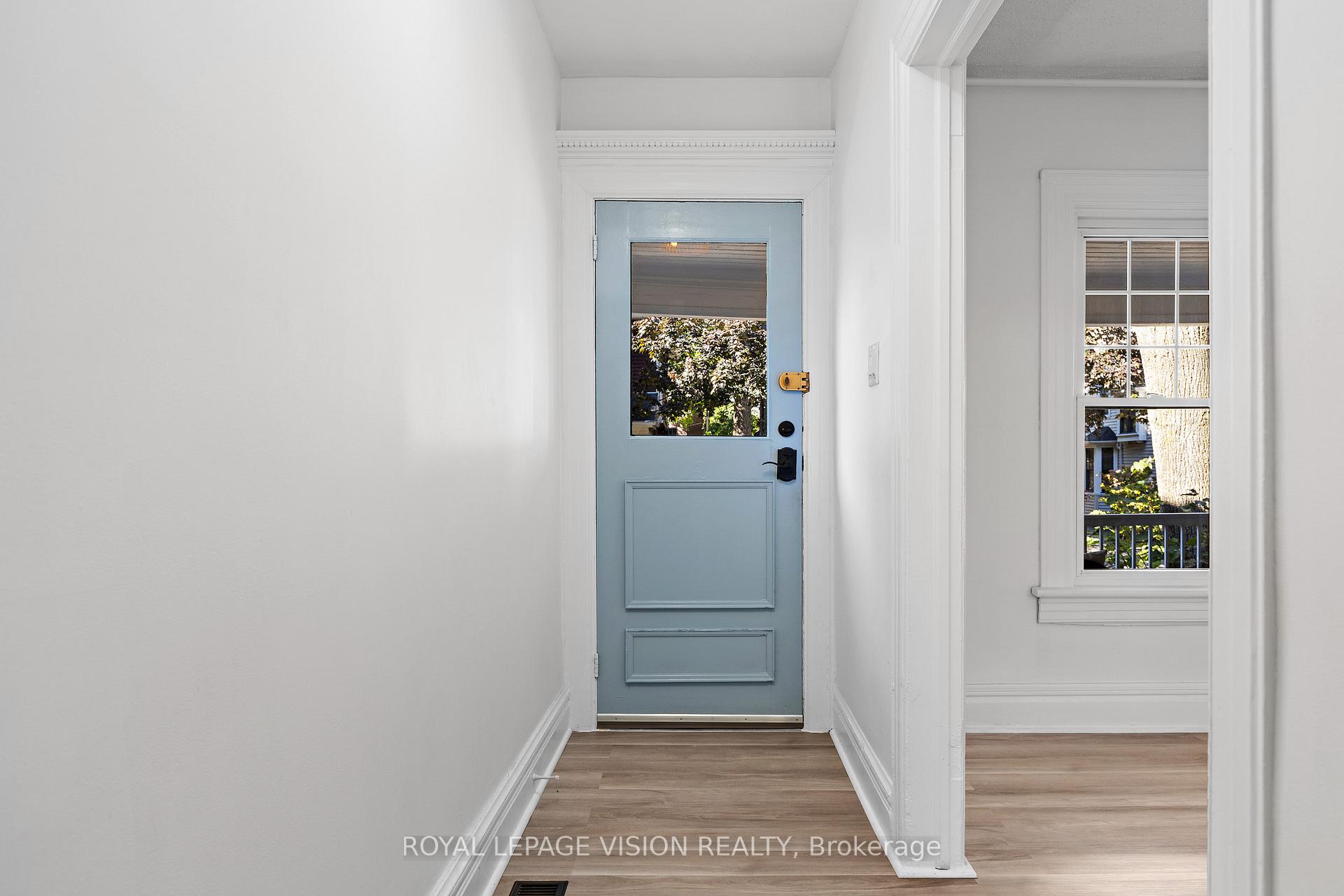 Photo 5 of 25 Bellefair Avenue, Toronto, The Beaches — HOMEH