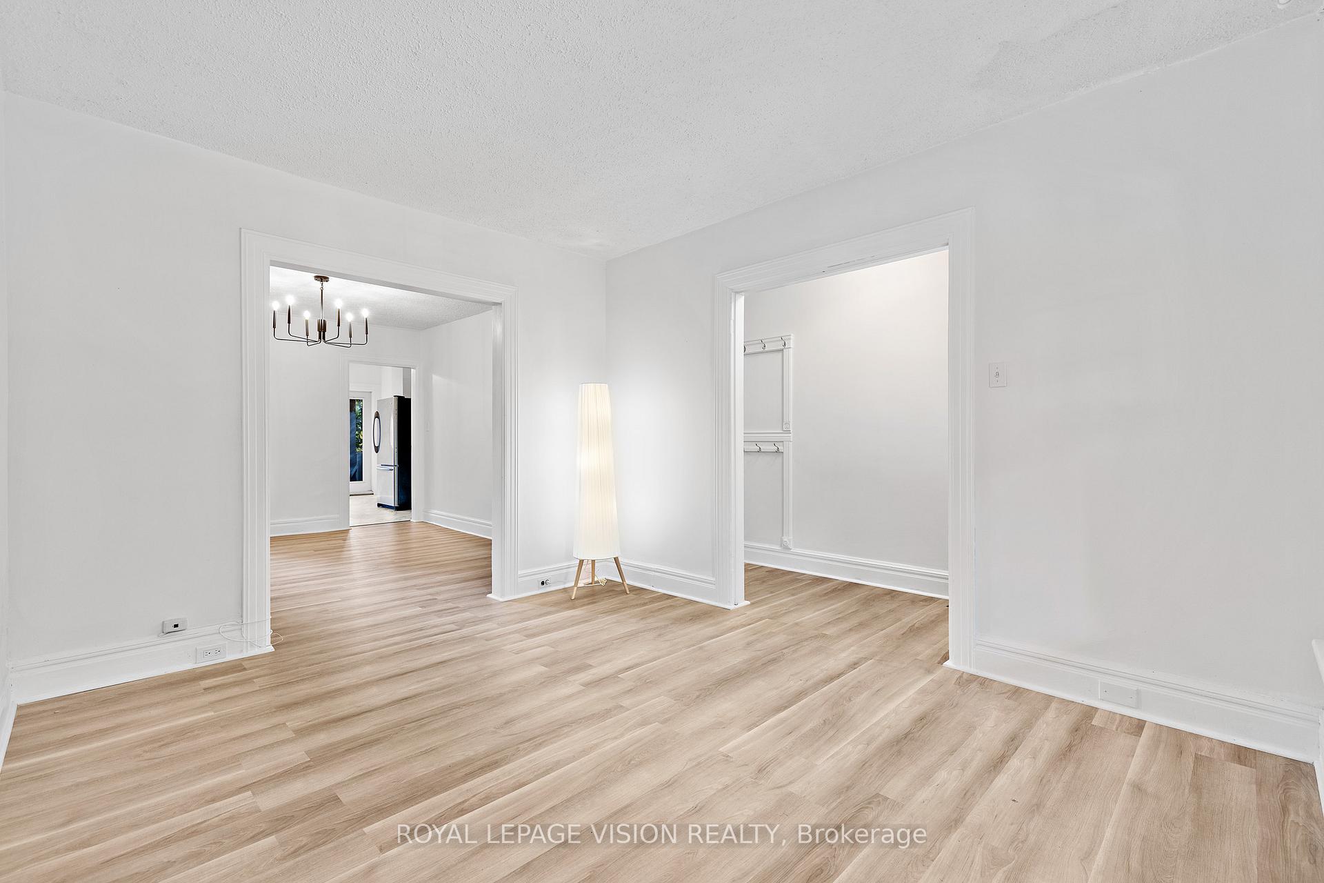 Photo 7 of 25 Bellefair Avenue, Toronto, The Beaches — HOMEH