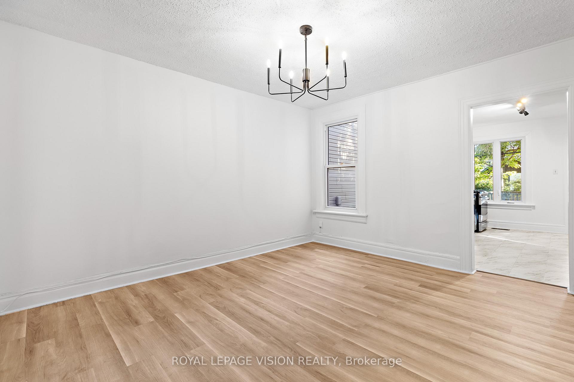 Photo 14 of 25 Bellefair Avenue, Toronto, The Beaches — HOMEH