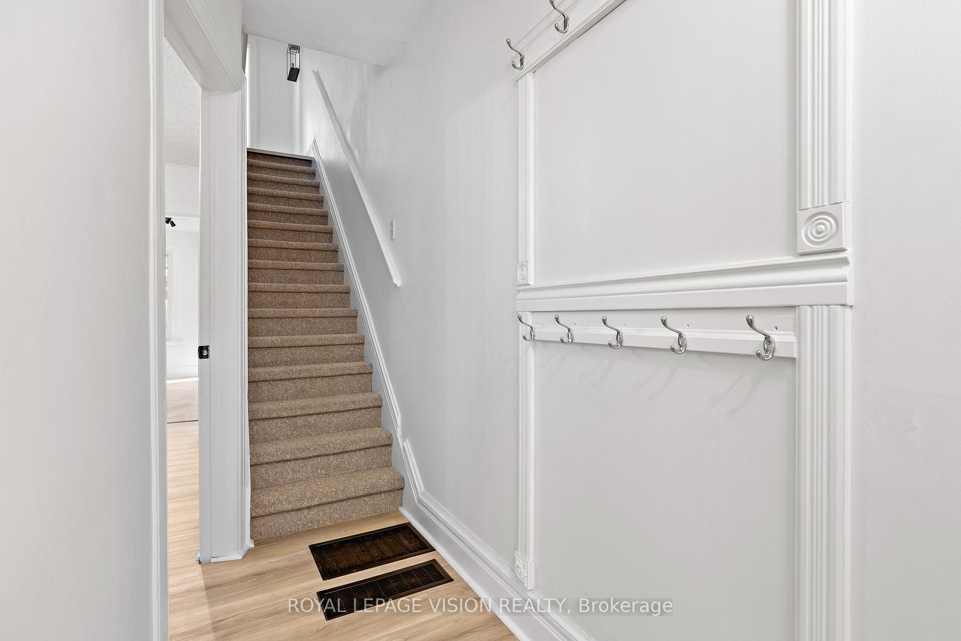 Photo 20 of 25 Bellefair Avenue, Toronto, The Beaches — HOMEH
