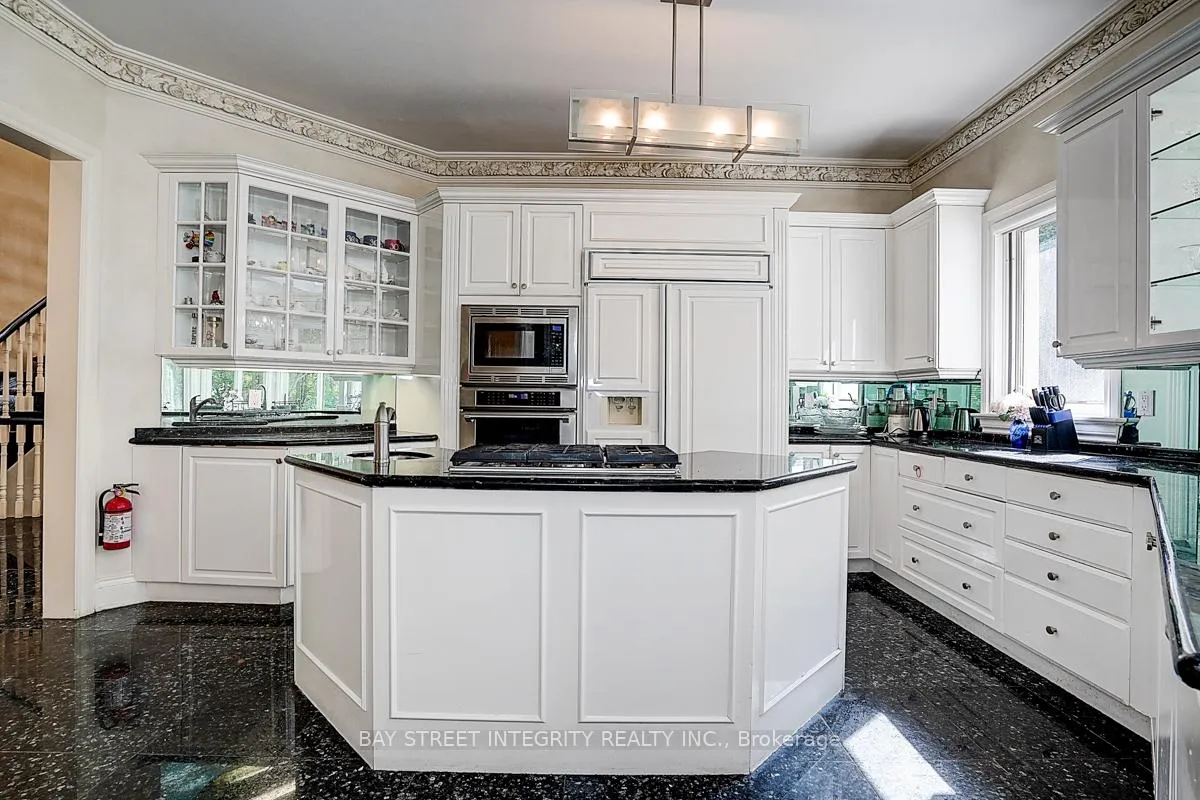 Photo 11 of 155 Renaissance Court, Vaughan, Beverley Glen — HOMEH
