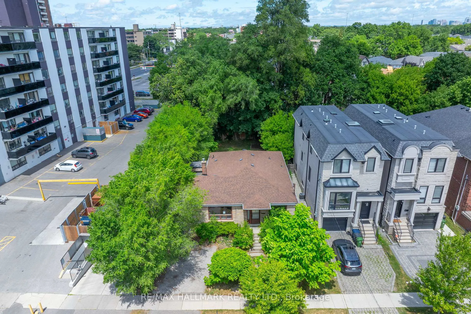 Front of 146 Bannockburn Avenue